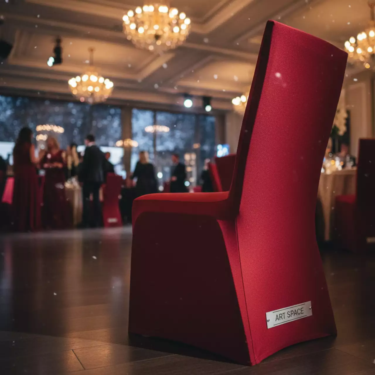 Аренда Чехол стрейч для стула красный в Rodina Grand Hotel & SPA — ART SPACE