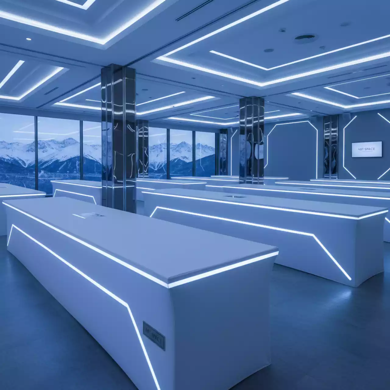 Аренда Чехол стрейч на стол 1800х750 мм белый в Поляна 1389 Отель и Спа — ART SPACE