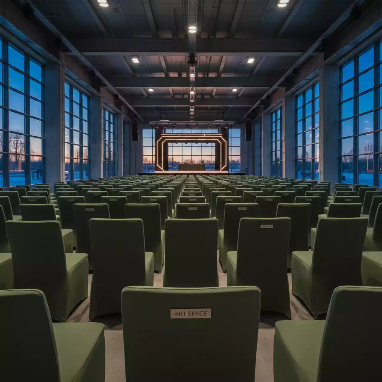 Аренда Чехол стрейч на стул оливковый в Omega Sirius — ART SPACE