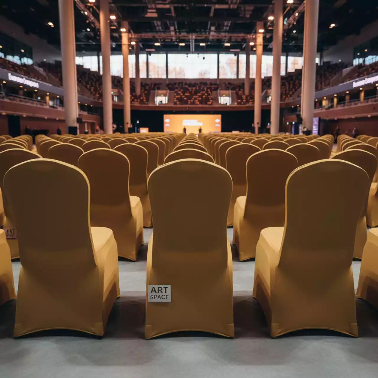 Аренда Чехол стрейч на стул золотистый в Сириус Арене — ART SPACE