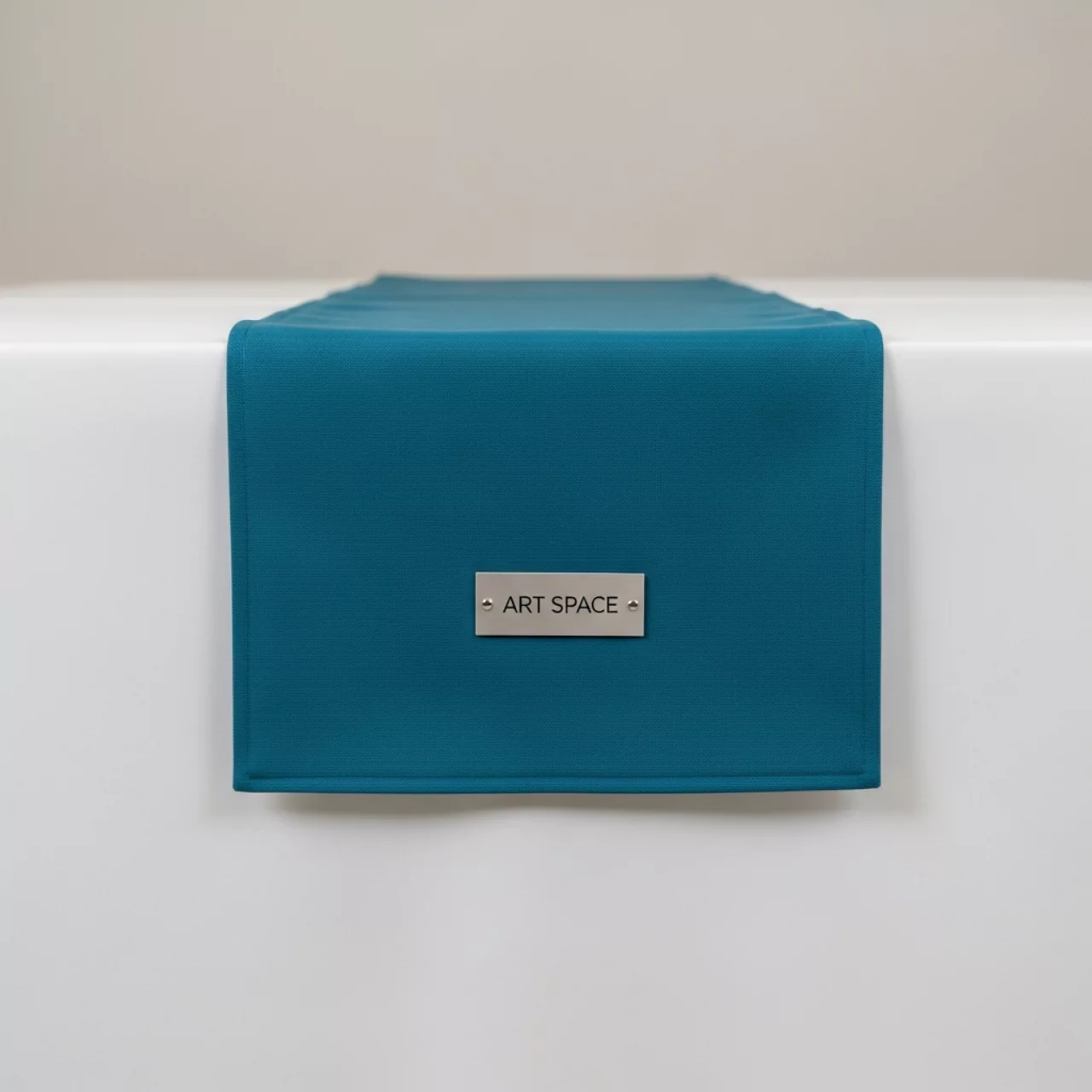 Аренда Чехол стрейч с напероном на стол 150х75 см в Sport Inn Hotel & Wellness — ART SPACE