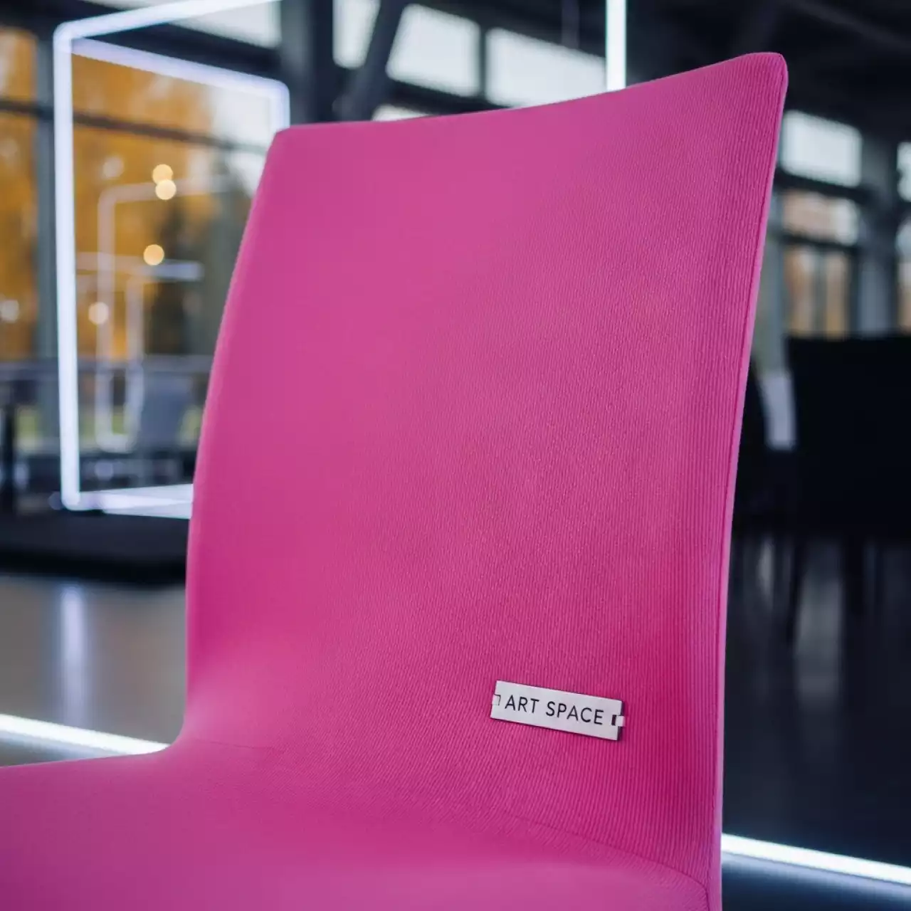 Аренда Чехол стрейч текстиль для стула розовый в VK Stadium Sirius — ART SPACE