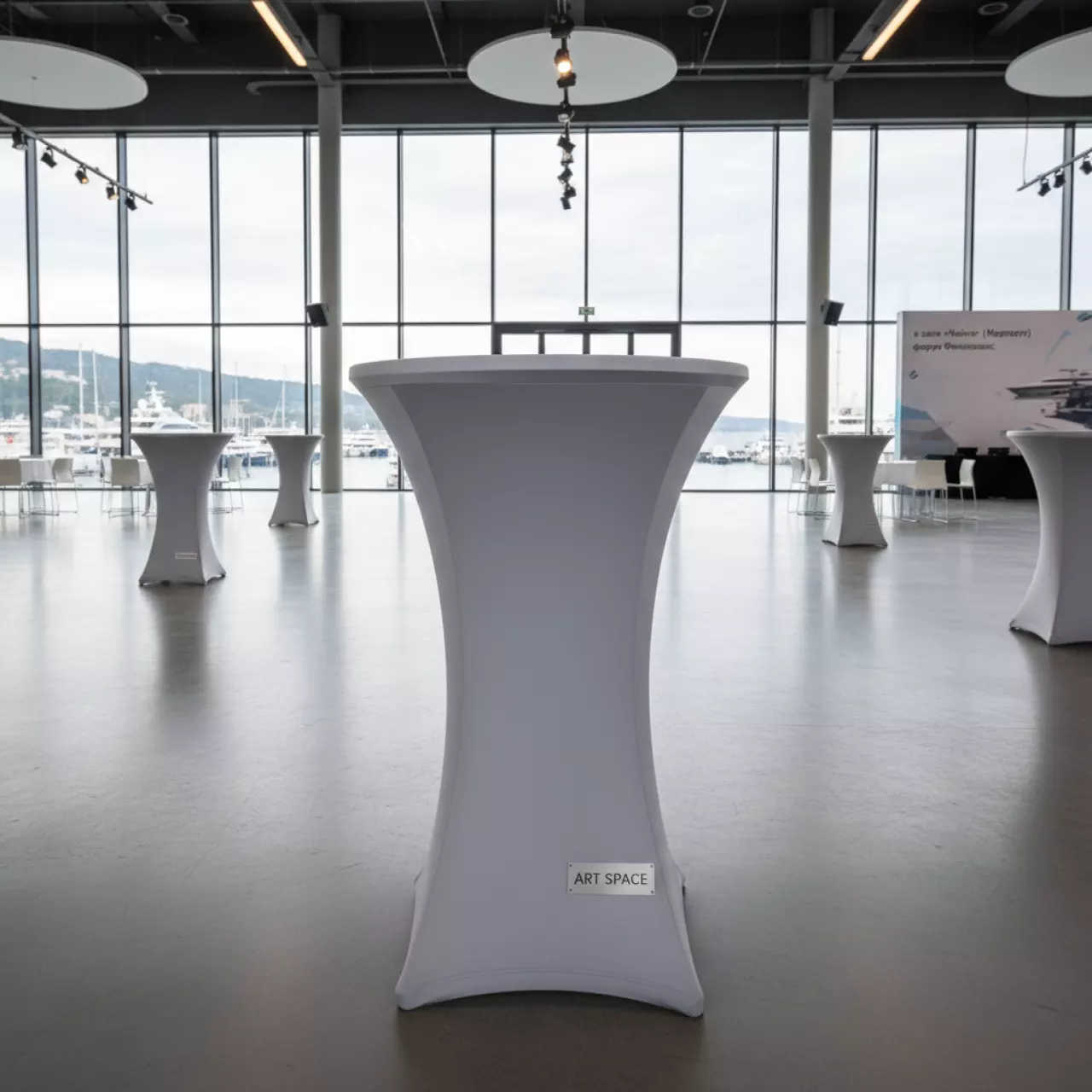 Аренда Чехол стрейч текстиль на коктейльный стол 110х70 светло серый в зале «Чайка» (Морпорт) — ART SPACE