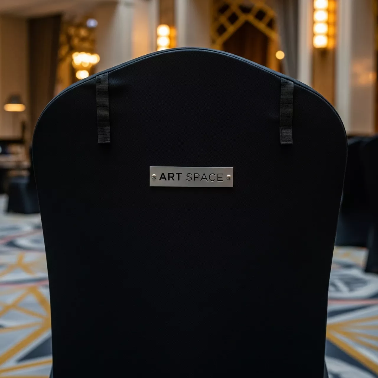 Аренда Чехол транспортировочный на 1 стул черный в Boutique Hotel PORTUM 1905 — ART SPACE