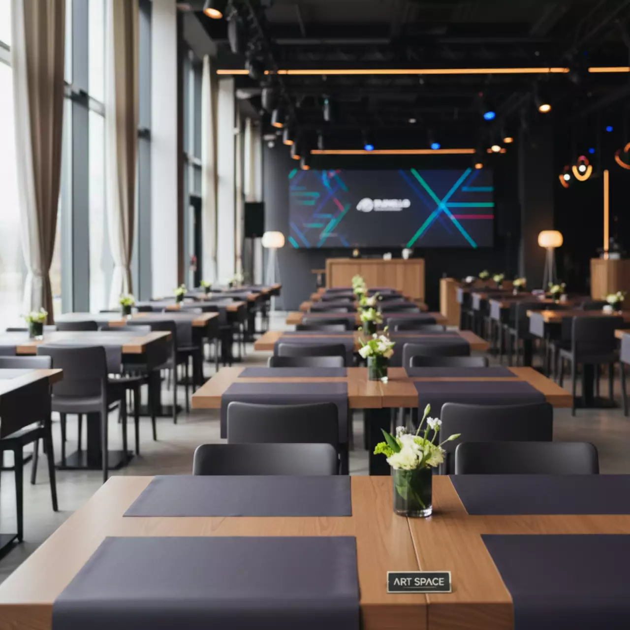 Аренда Чехол защитный тканевый для рабочего стола 28х38 см и 38х38 см в ресторане «Brunello» — ART SPACE