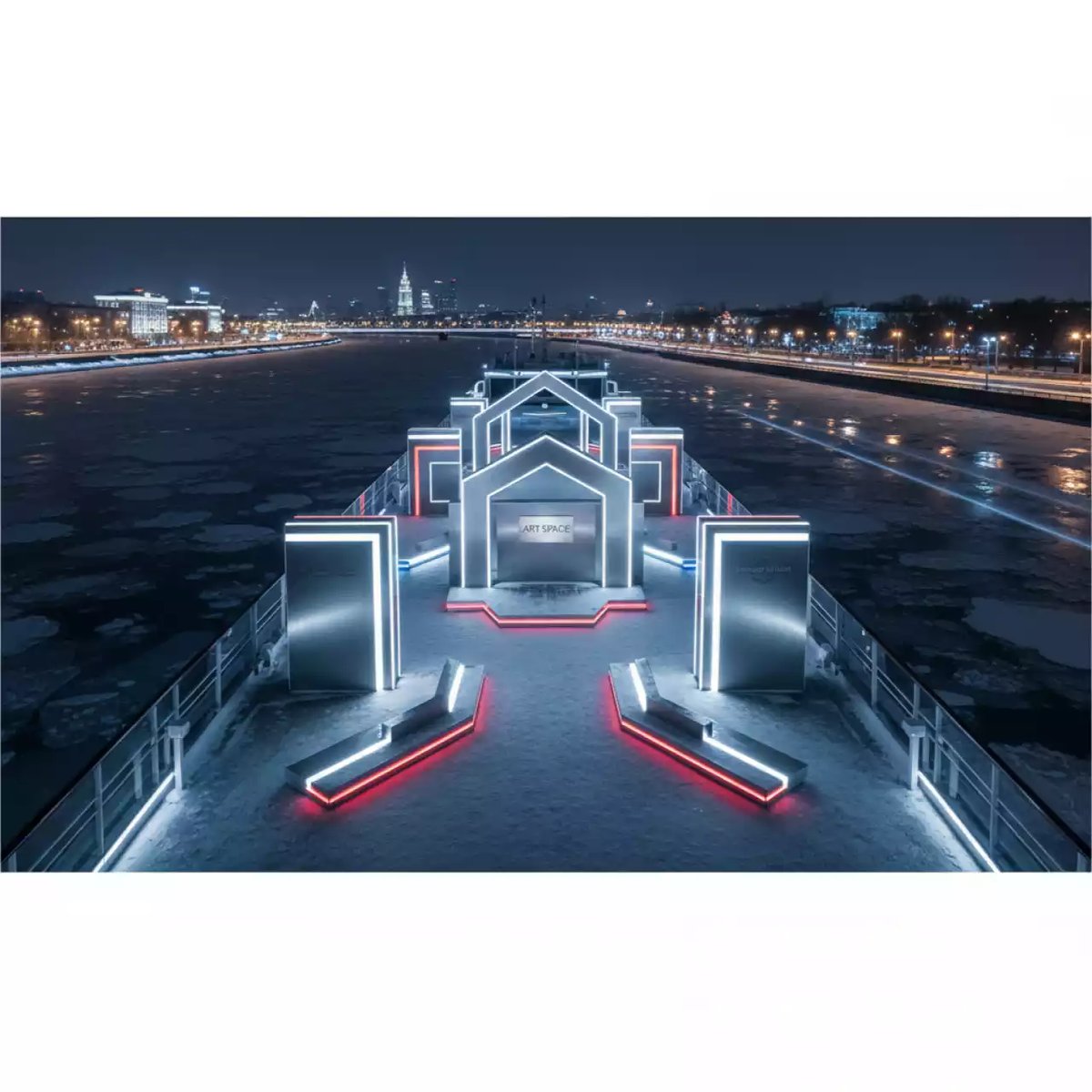 Аренда Декор ко Дню Государственного флага РФ на теплоходе «Дагомыс» — ART SPACE