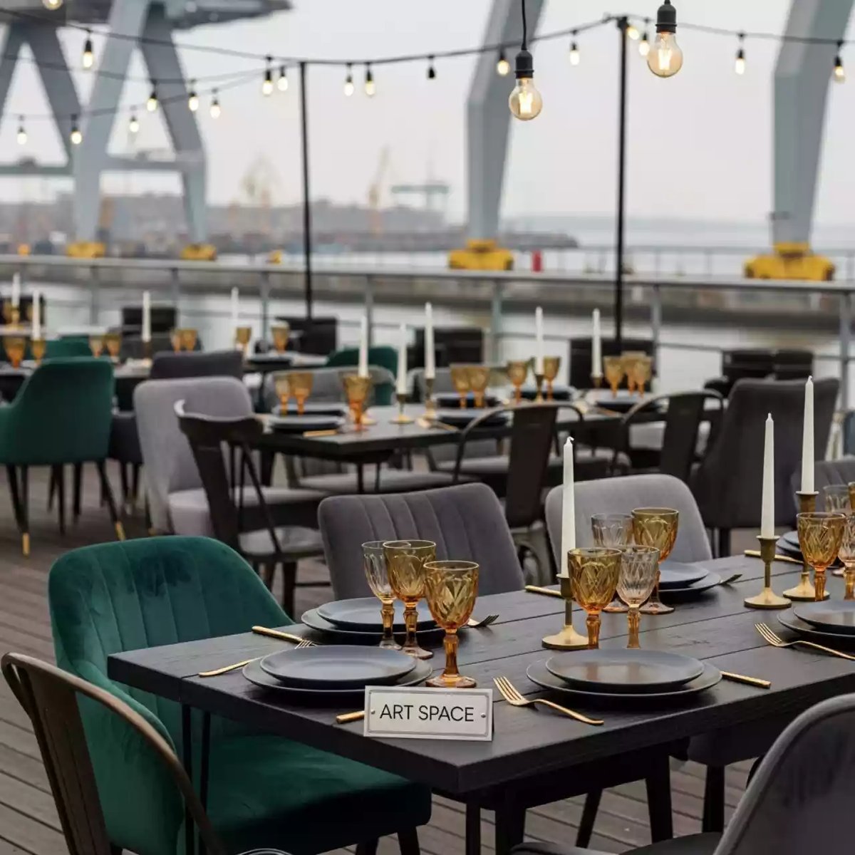 Аренда Декор свадебный мебель и посуда на территории Морпорта Сочи — ART SPACE
