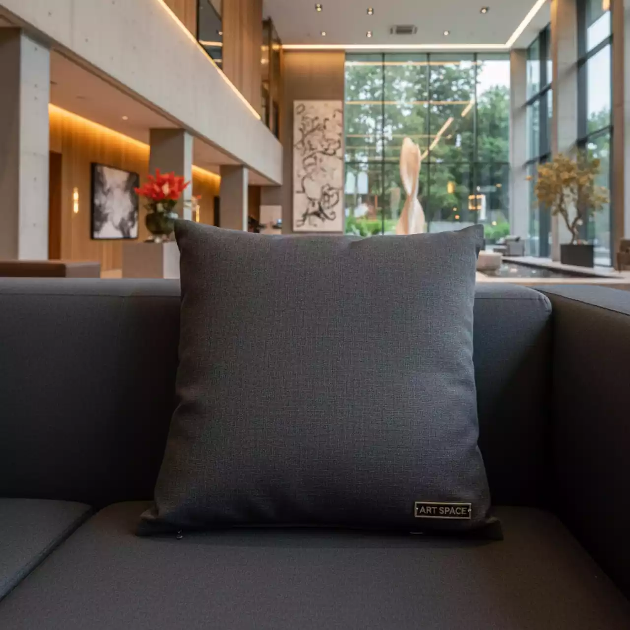 Аренда Декоративная подушка PIL 001 D серый 019 в Rodina Grand Hotel & SPA — ART SPACE