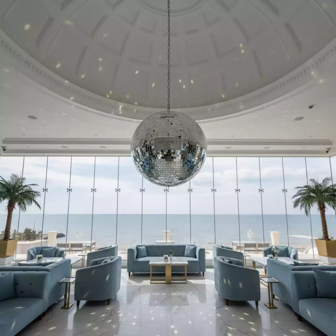 Аренда Диско шар зеркальный 30 см на пляжных клубах Хосты — ART SPACE