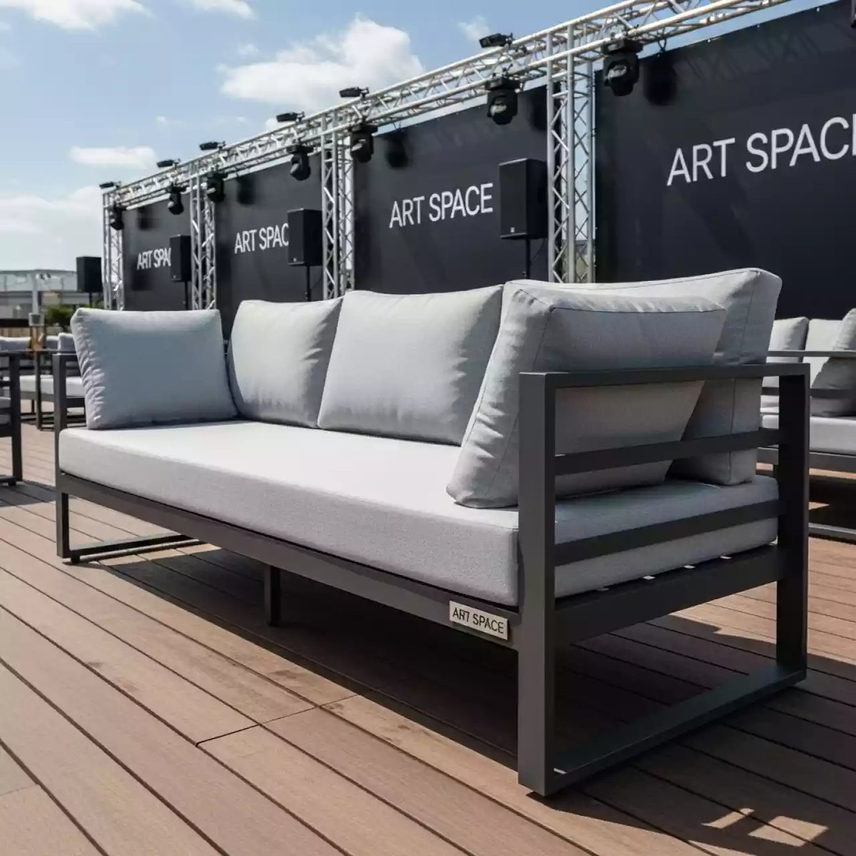 Аренда Диван 4 местный садовая мебель HELEX POSITANO в Cosmos Sochi Hotel — ART SPACE