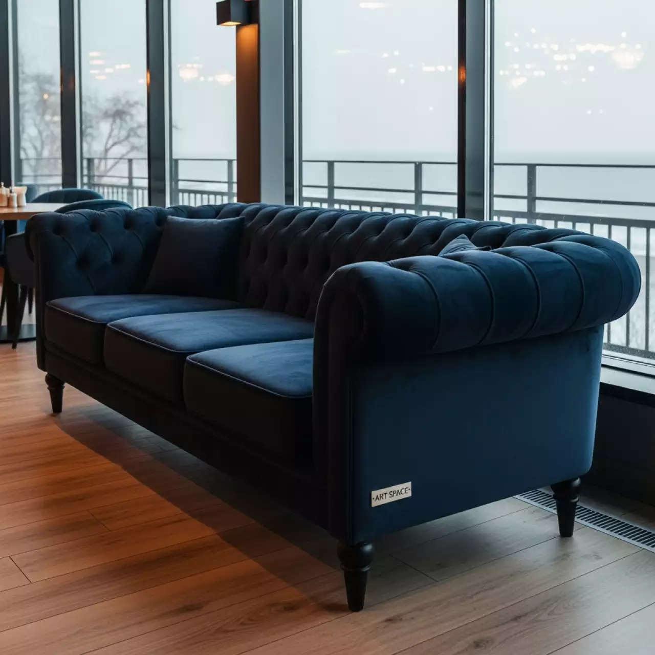 Аренда Диван Бизнес синий трехместный в ресторане «D.O.M» — ART SPACE