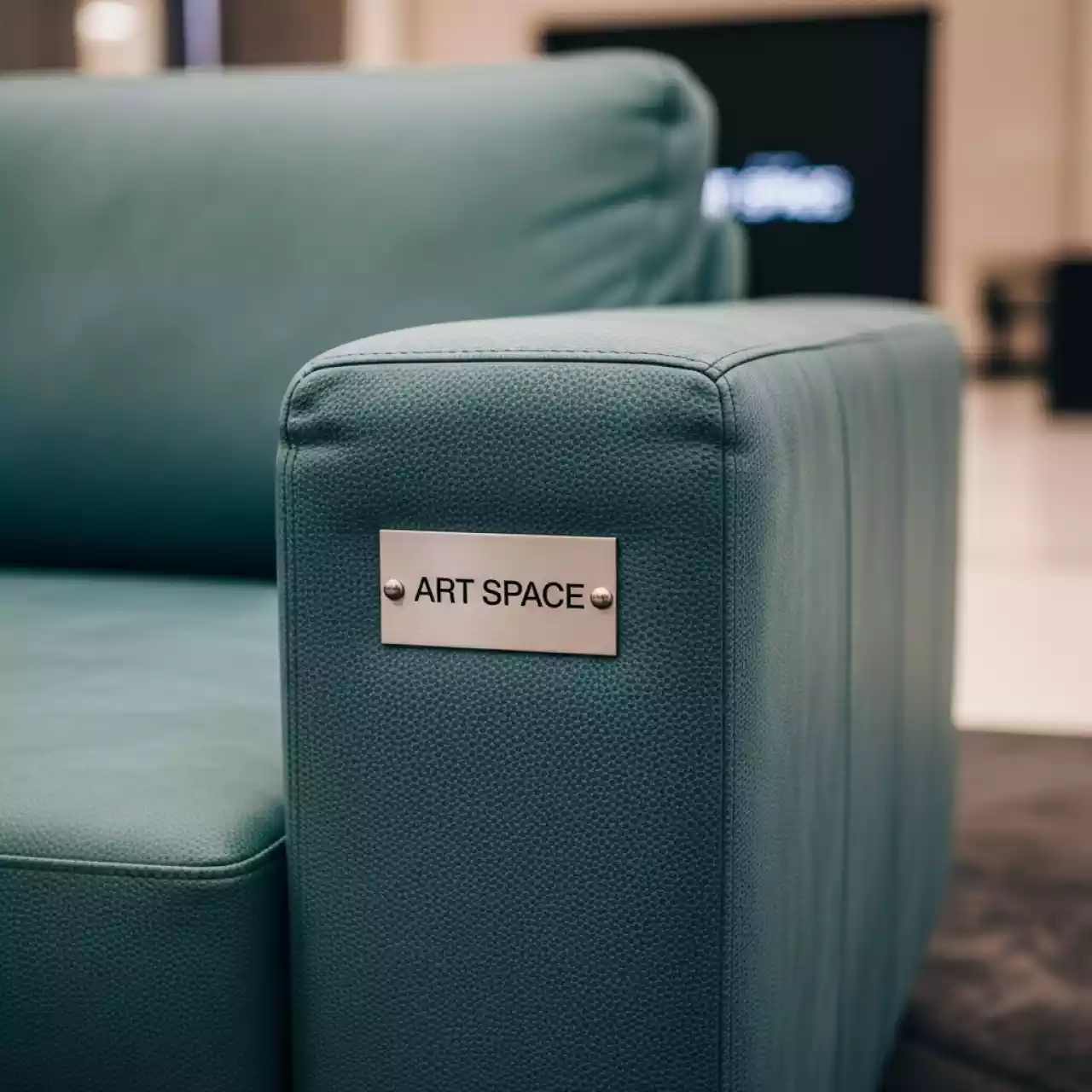 Аренда Диван Д26 экокожа в Radisson Blu Resort & Congress Centre — ART SPACE