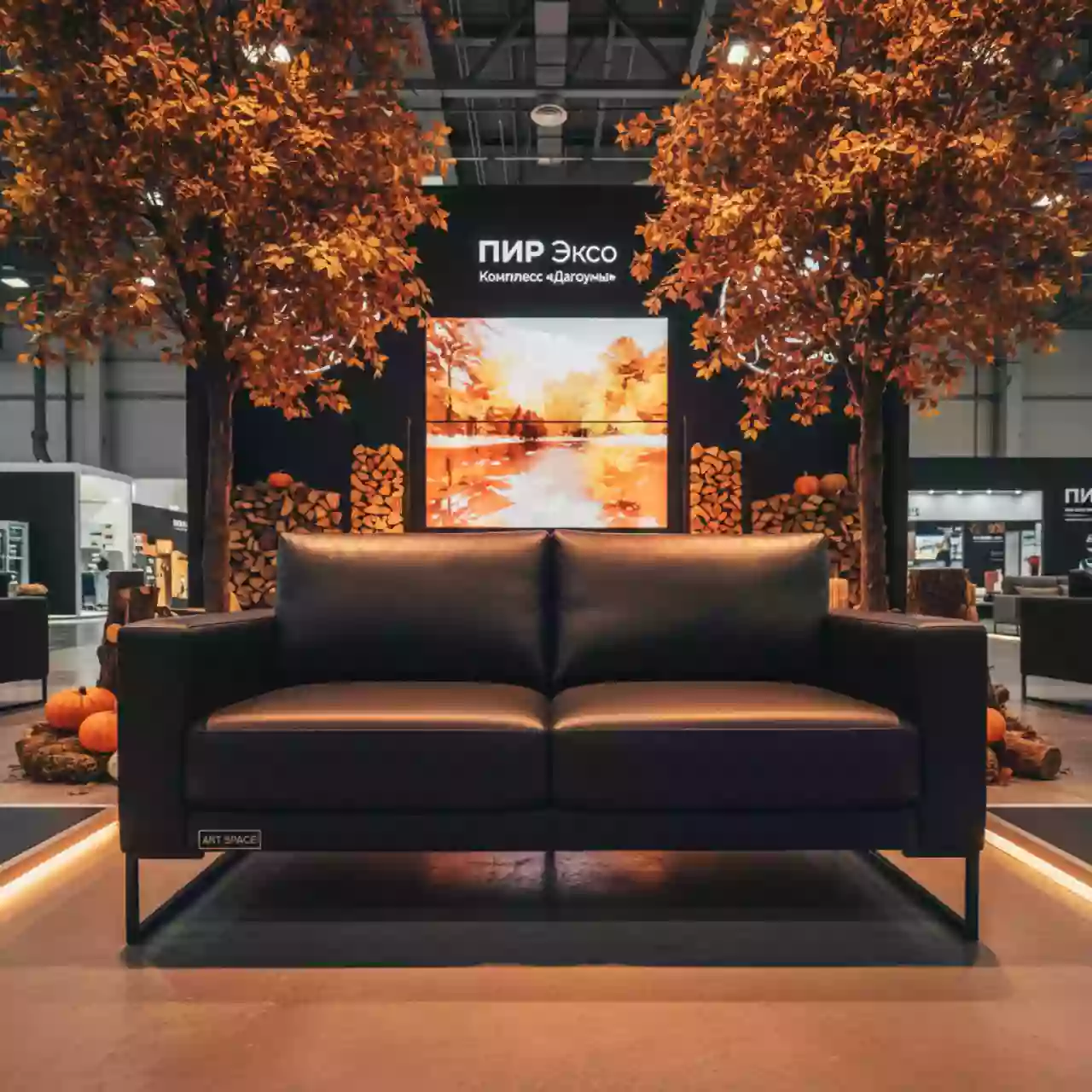 Аренда Диван двухместный черный Cube в комплексе «Дагомыс» — ART SPACE