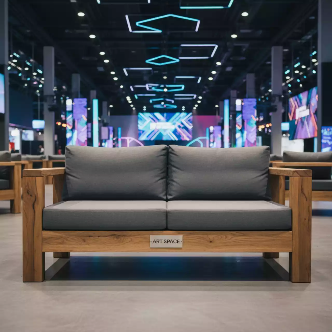 Аренда Диван двухместный деревянный HUC40136 в VK Stadium Sirius — ART SPACE