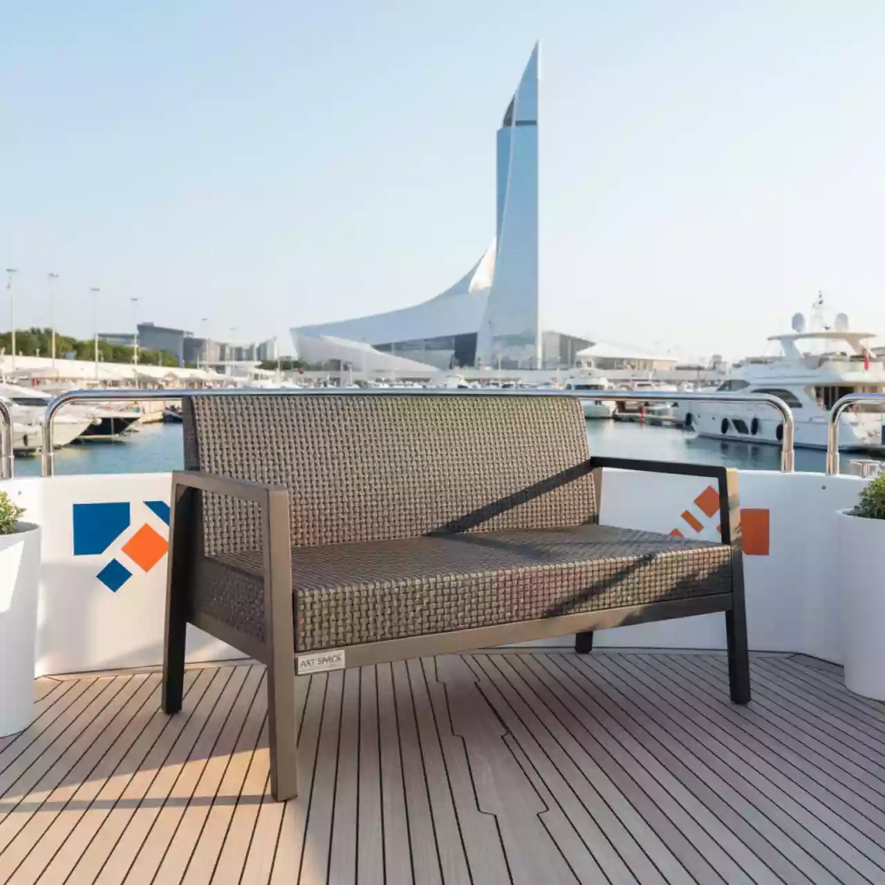 Аренда Диван двухместный венге из пластика под искусственный ротанг Анапа на VIP-яхте (Имеретинский порт) — ART SPACE