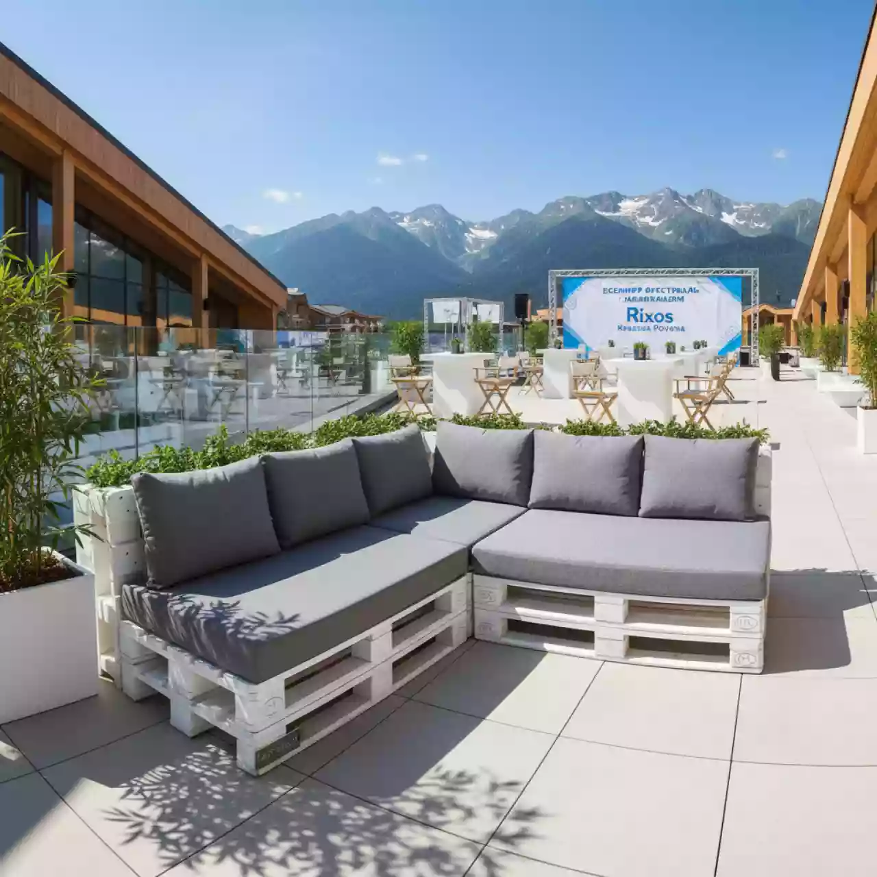 Аренда Диван из белых паллет угловой сегмент серый в Rixos Krasnaya Polyana — ART SPACE