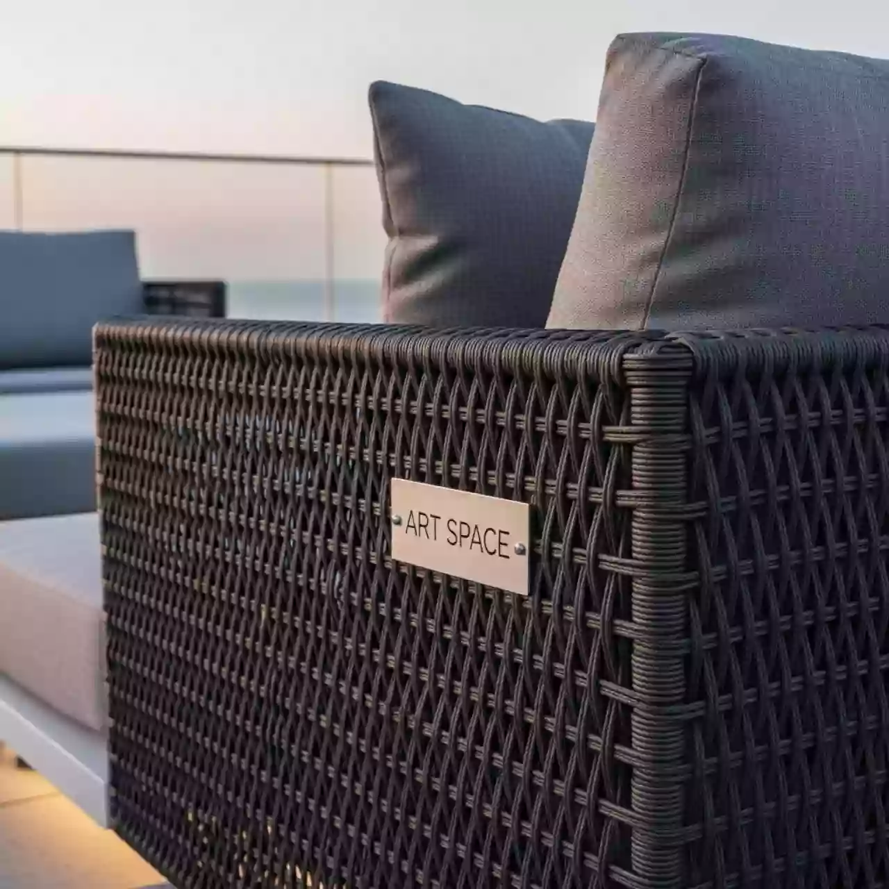Аренда Диван из искусственного ротанга YH C3130W 1 в Гранд Отель Сочи — ART SPACE