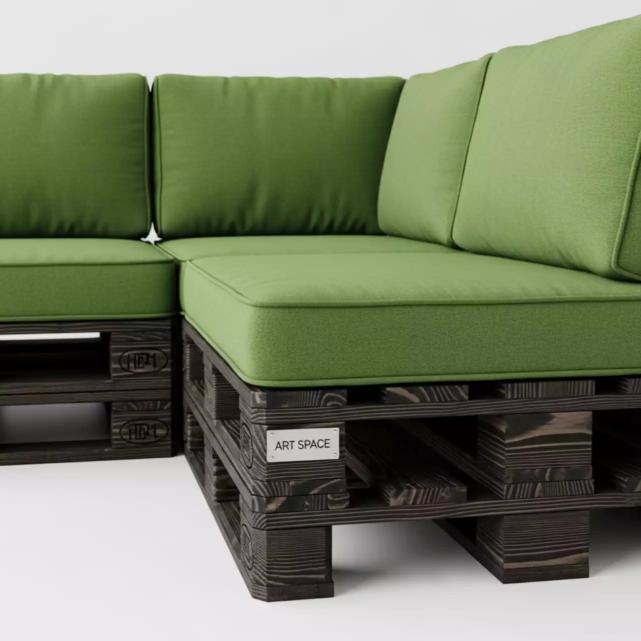 Аренда Диван из паллет угловой из обожженного дерева с зелеными подушками в Mercure Сочи Центр — ART SPACE