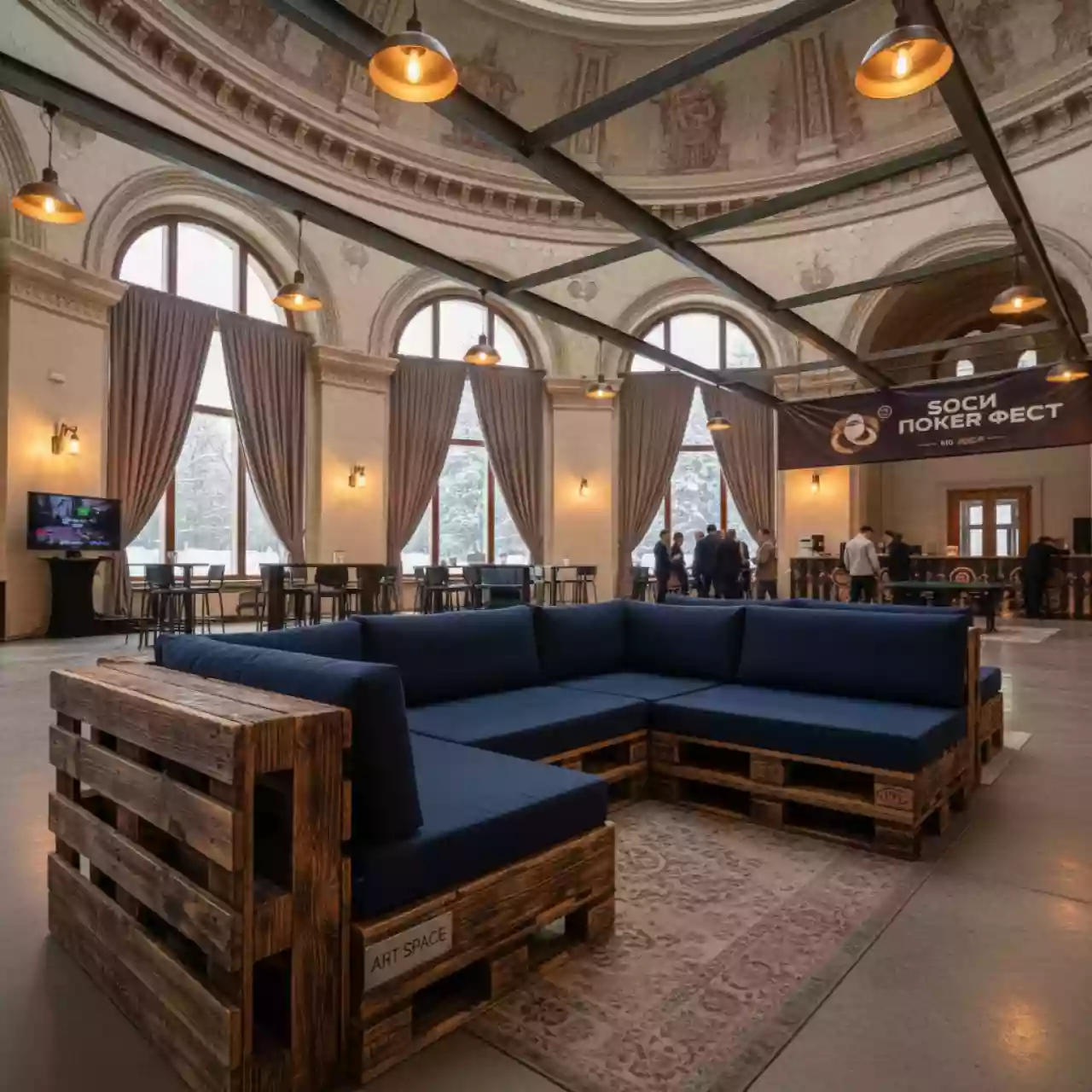 Аренда Диван из паллет угловой обожженное дерево с синими подушками в санатории «Металлург» — ART SPACE