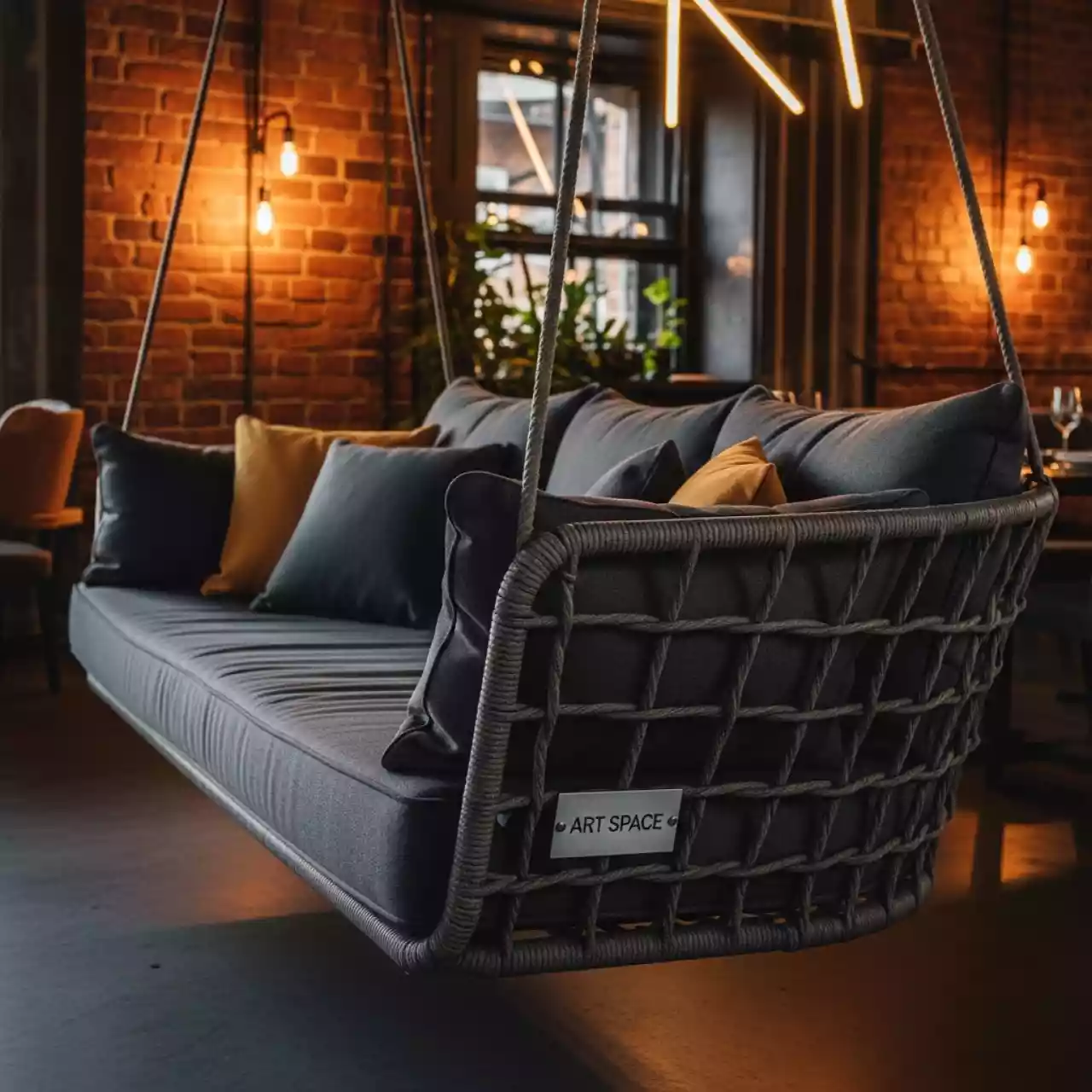 Аренда Диван качели плетеный с подушкой Ludo в ресторане «Сыроварня» — ART SPACE