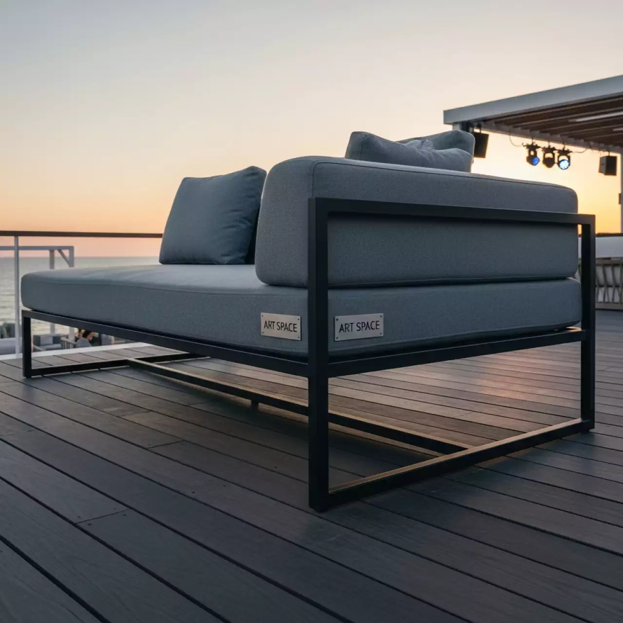 Аренда Диван лофт New на пляже «Мандарин» — ART SPACE