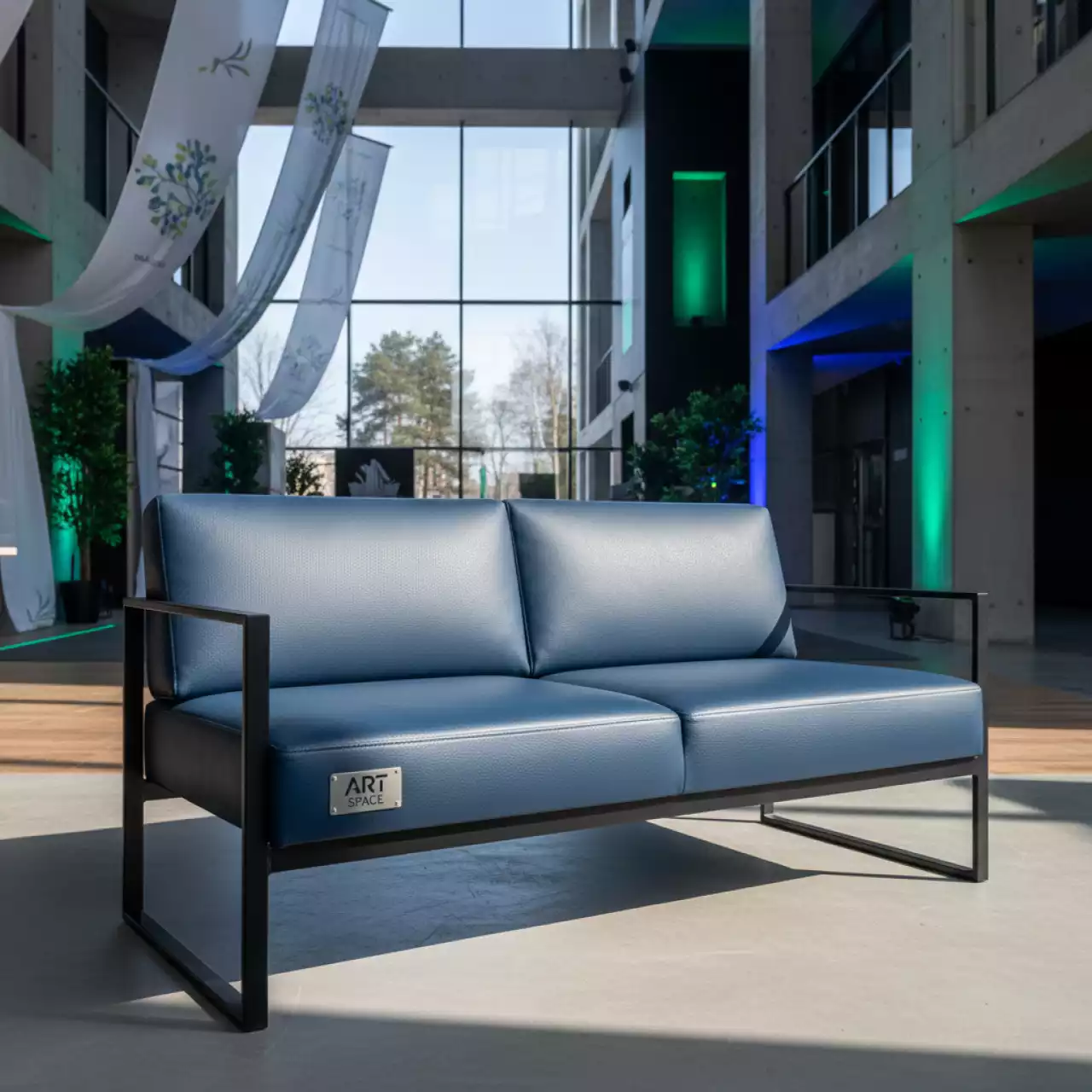 Аренда Диван Марсель New кожзам Hi Dolaro 22 blue каркас черный муар в комплексе «Дагомыс» — ART SPACE