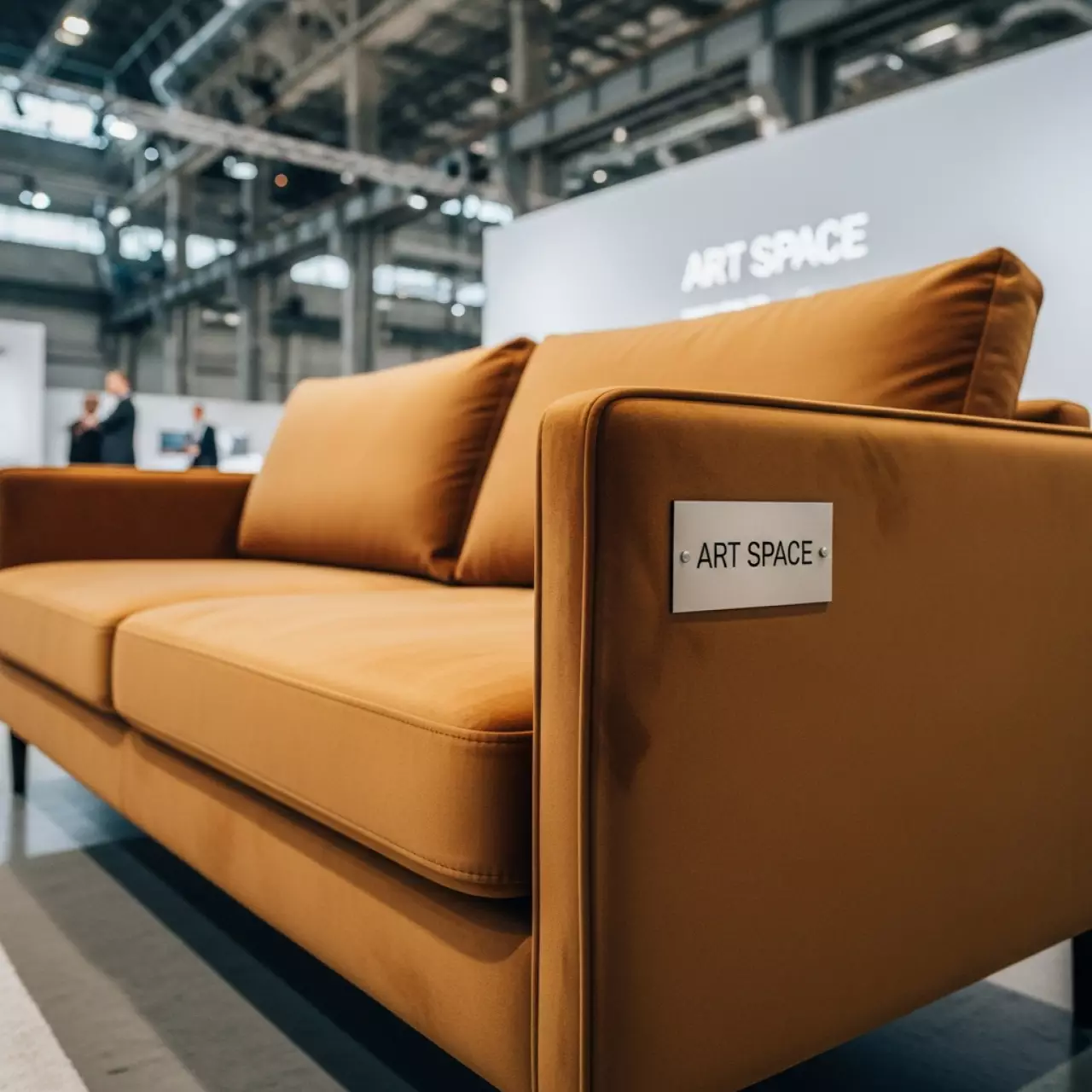 Аренда Диван Мишель карамель в ледовой арене «Шайба» — ART SPACE