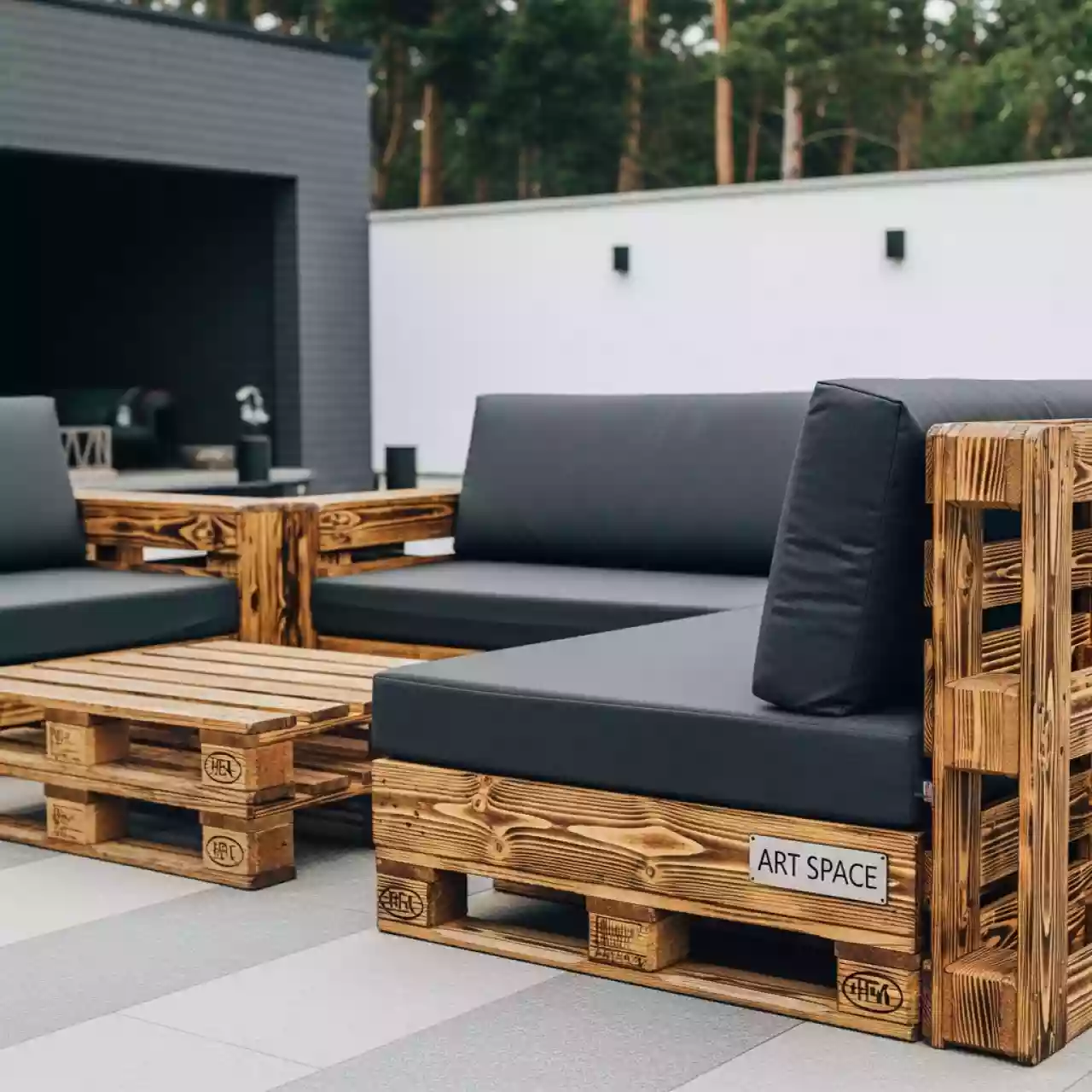 Аренда Диван модульный из паллет обожженный на вилле «Анна» — ART SPACE