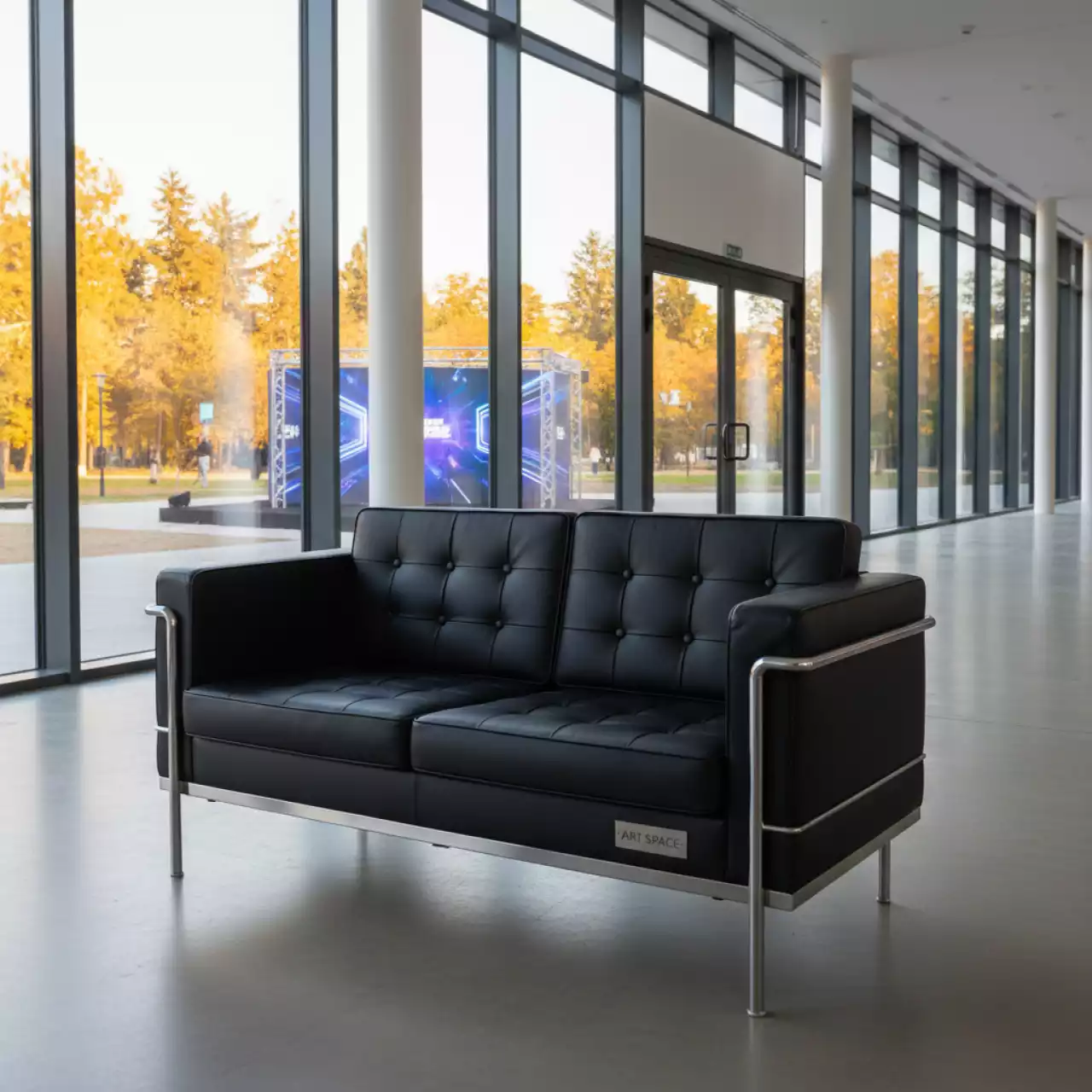 Аренда Диван офисный Barcelona 2 черная экокожа в парке «Ривьера» — ART SPACE