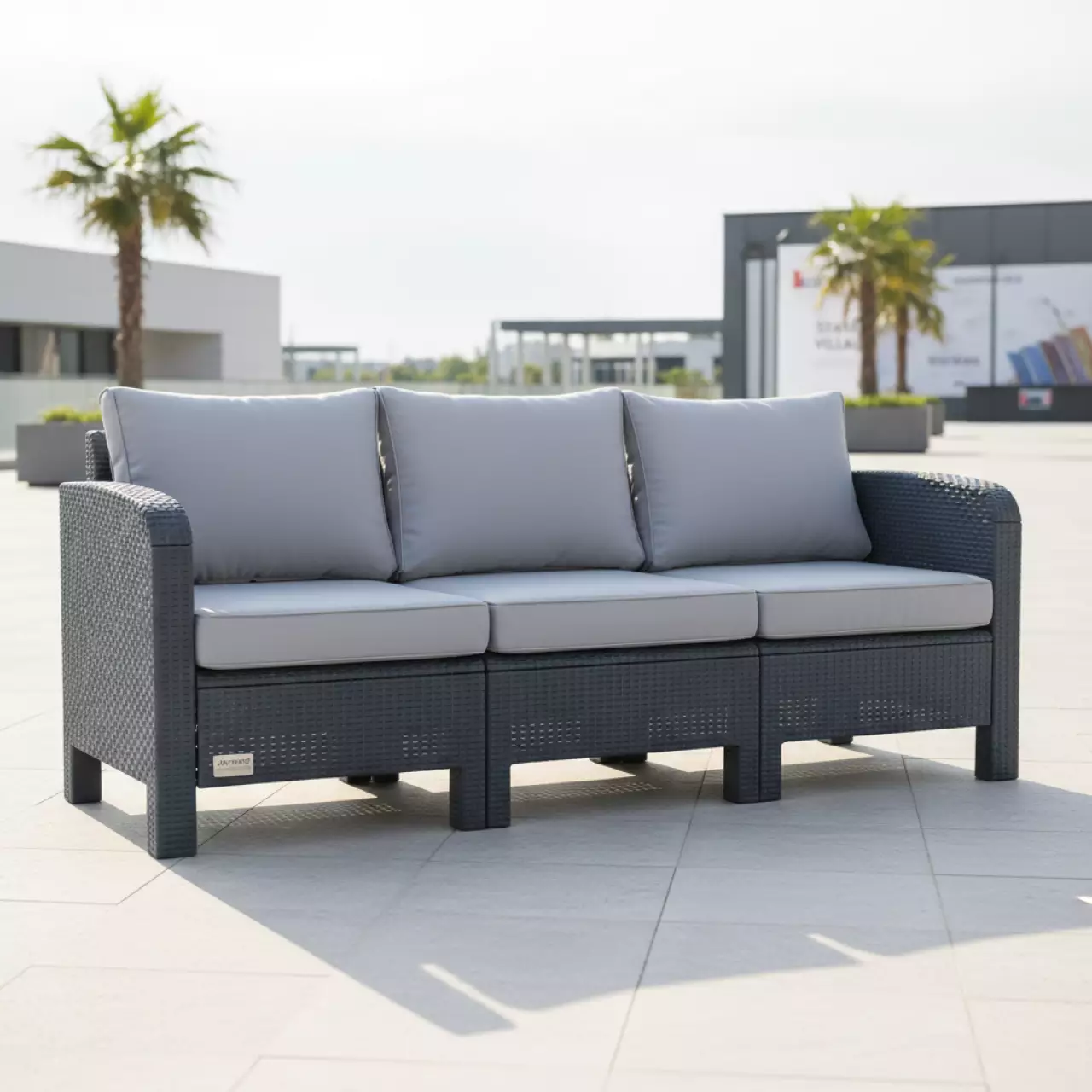 Аренда Диван пластиковый Салемо Salemo 3 Sofa трехместный графит в Gamma Sirius — ART SPACE