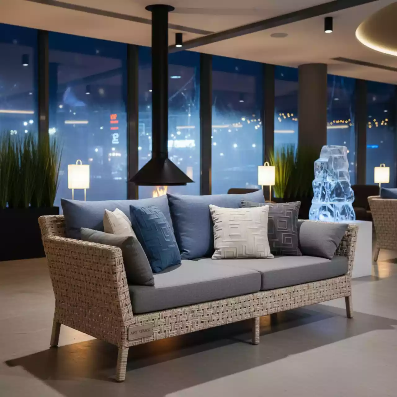 Аренда Диван плетеный с подушками Coachella в Mercure Сочи Центр — ART SPACE