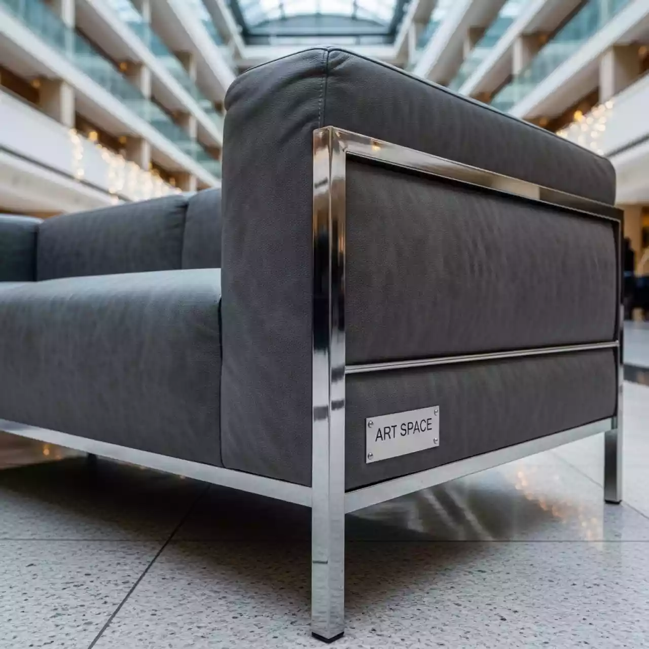 Аренда Диван Sigma кожзам NITRO GREY каркас серебро в отеле Hyatt Regency Sochi — ART SPACE