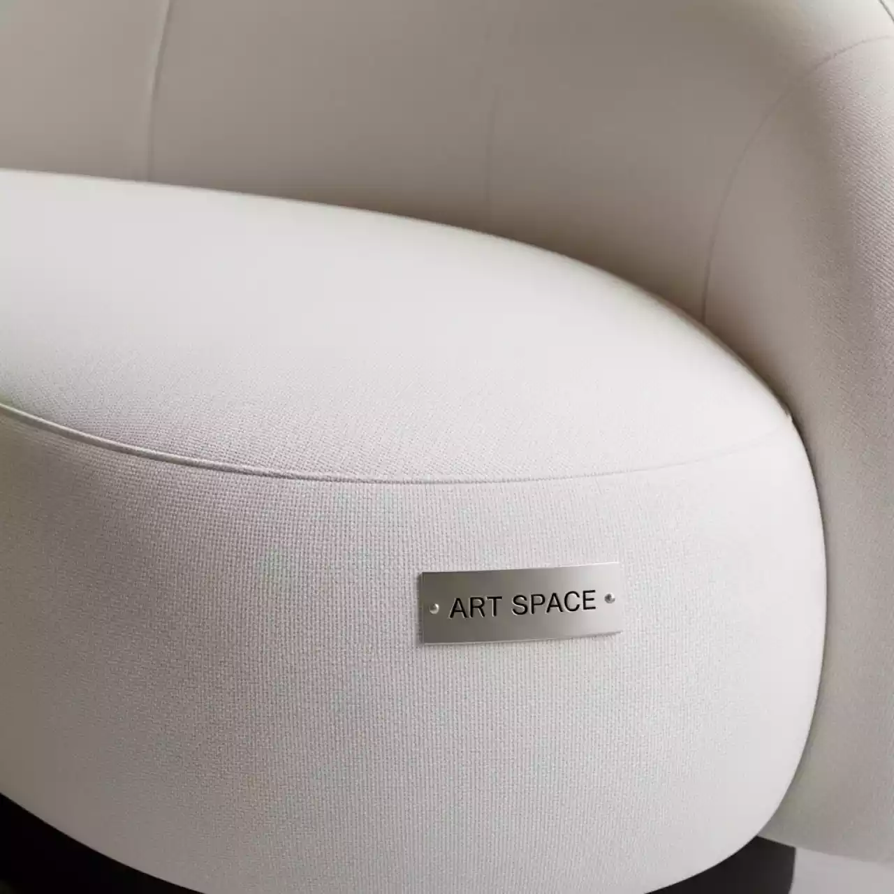Аренда Диван Стоун молочный в ресторане «Магадан» — ART SPACE