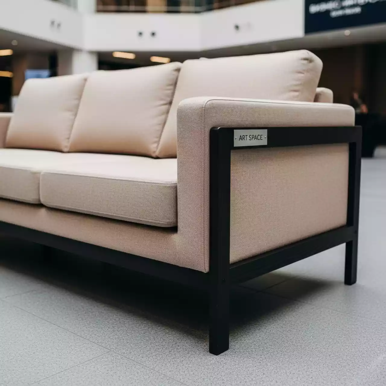 Аренда Диван текстиль венге бежевый Флори M в Courtyard by Marriott Sochi — ART SPACE