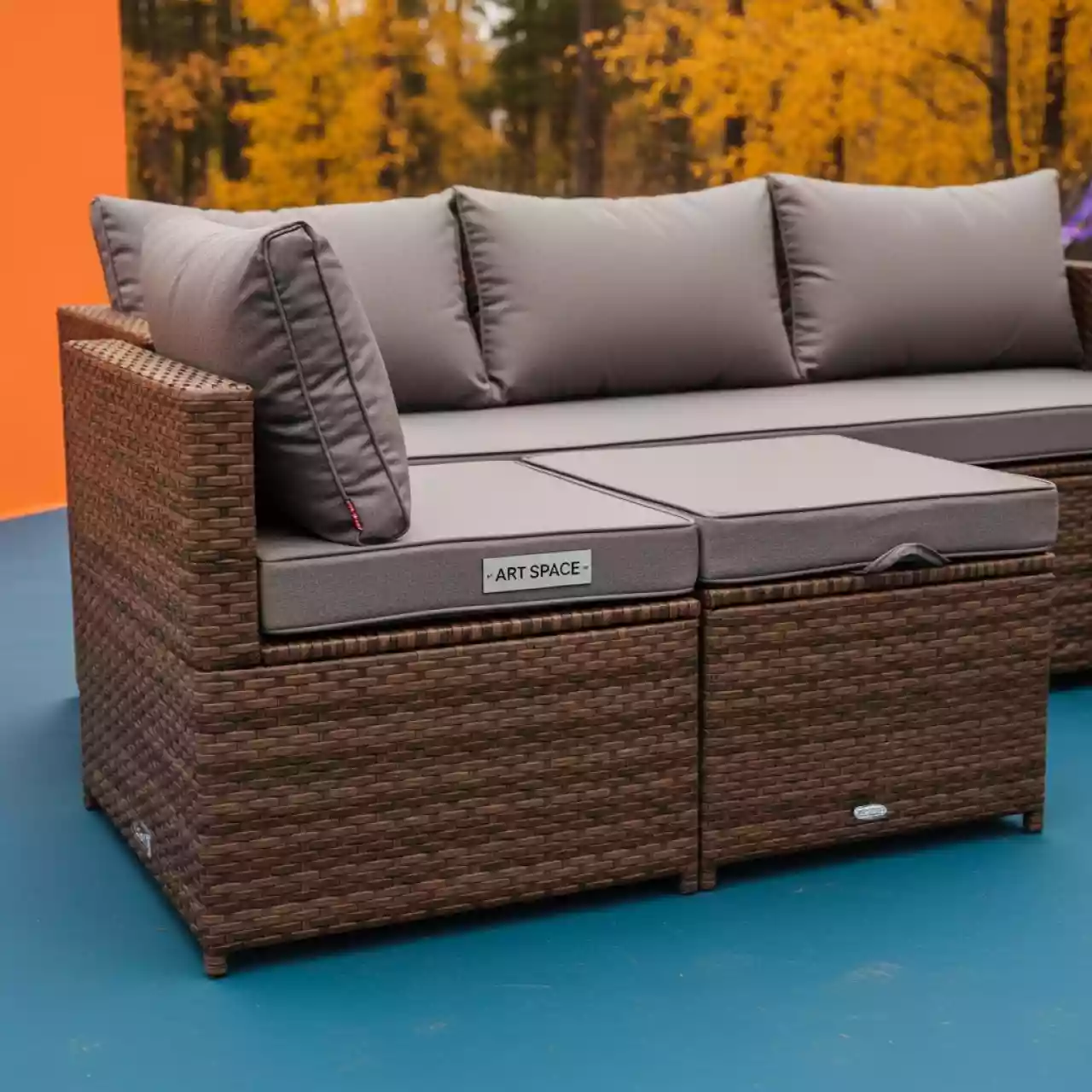 Аренда Диван трансформирующийся Лунго искусственный ротанг в Сочи Парк Отеле — ART SPACE