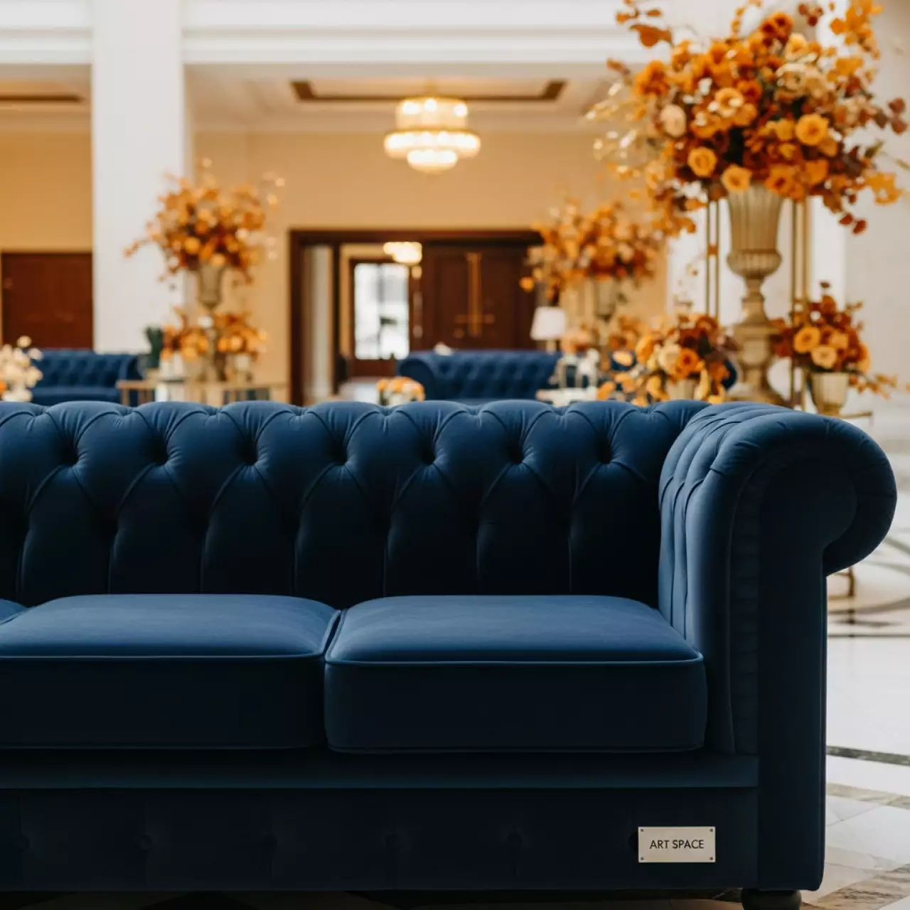 Аренда Диван трехместный Chester classic в Маринс Парк Отеле — ART SPACE