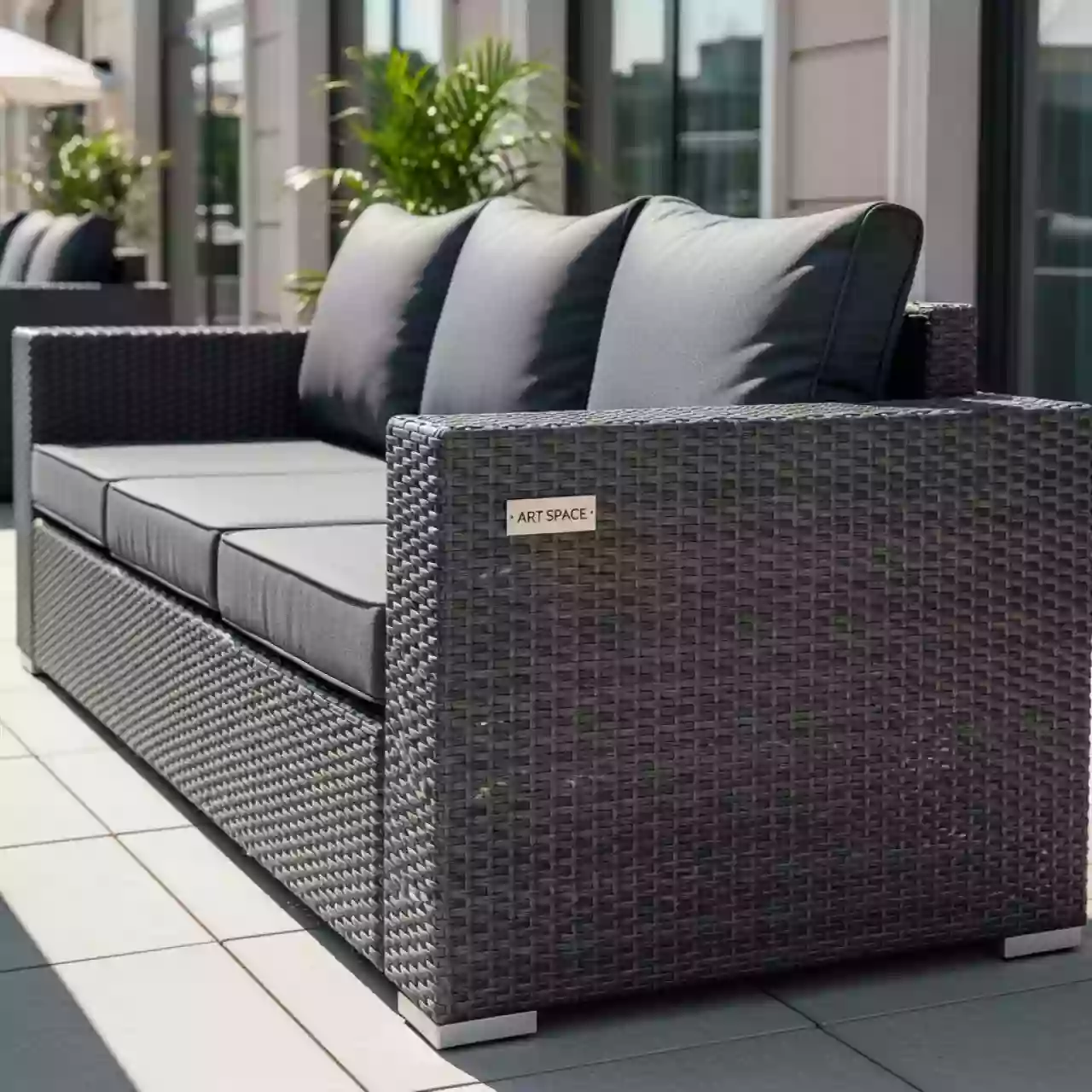 Аренда Диван трехместный темно серый из искусственного ротанга Amarant в отеле «Звездный» — ART SPACE