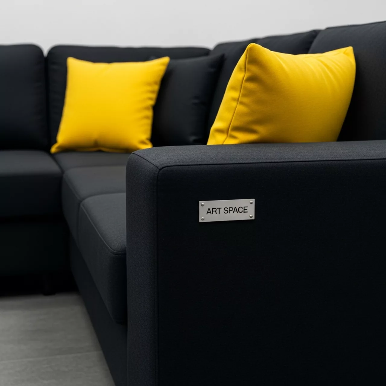 Аренда Диван угловой black с желтыми подушками в санатории «Русь» — ART SPACE