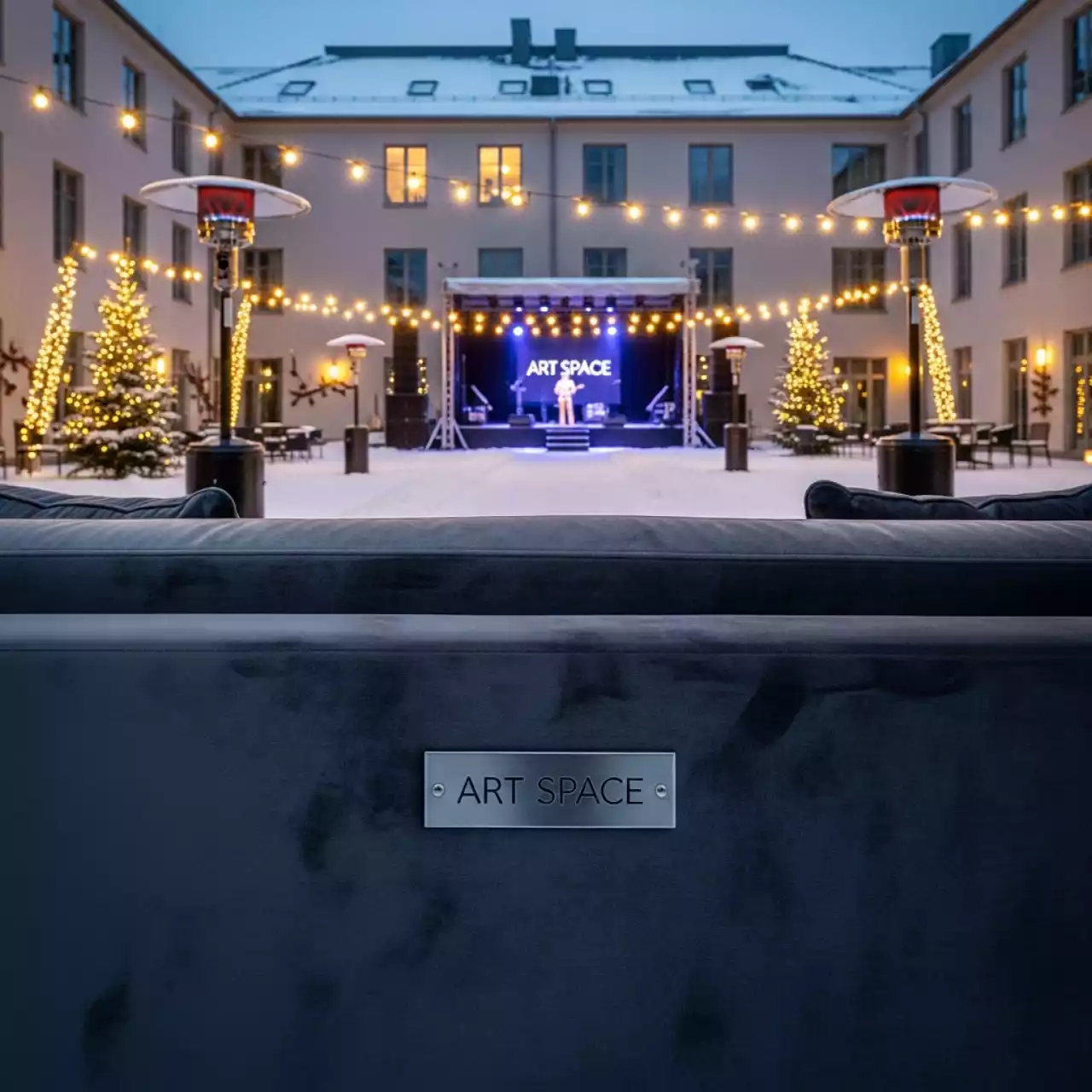 Аренда Диван велюр Garda 2000х740 в Boutique Hotel PORTUM 1905 — ART SPACE