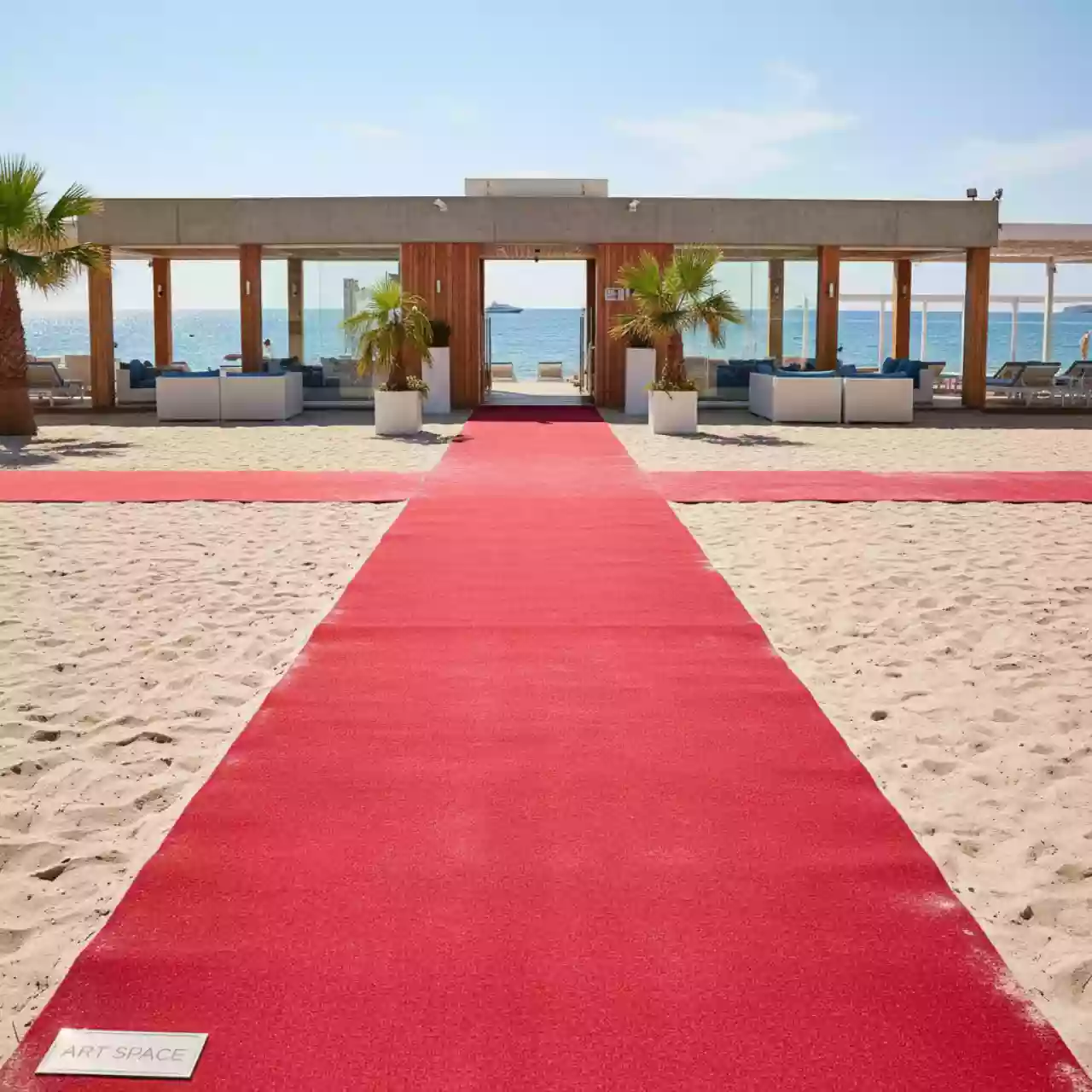 Аренда Дорожка ковровая красная в стиле Оскара на пляжных клубах Хосты — ART SPACE