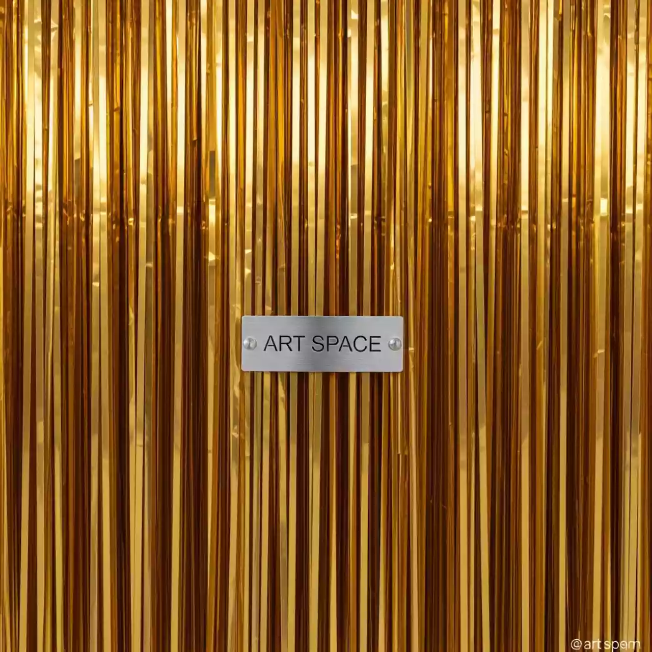 Аренда Дождик новогодний полипропиленовый золотой в Karat Resort — ART SPACE