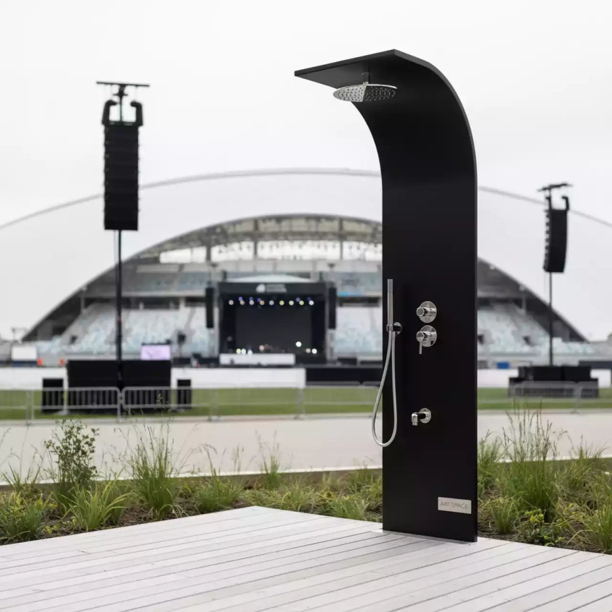 Аренда Душ уличный Funny Yin T 105 на арене «Фишт» — ART SPACE
