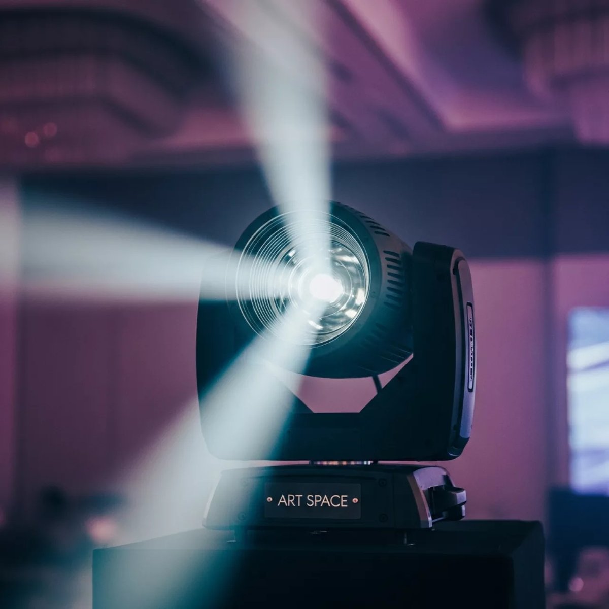 Аренда Эффект вращения пучка гоботированных лучей в City Park Hotel Sochi — ART SPACE