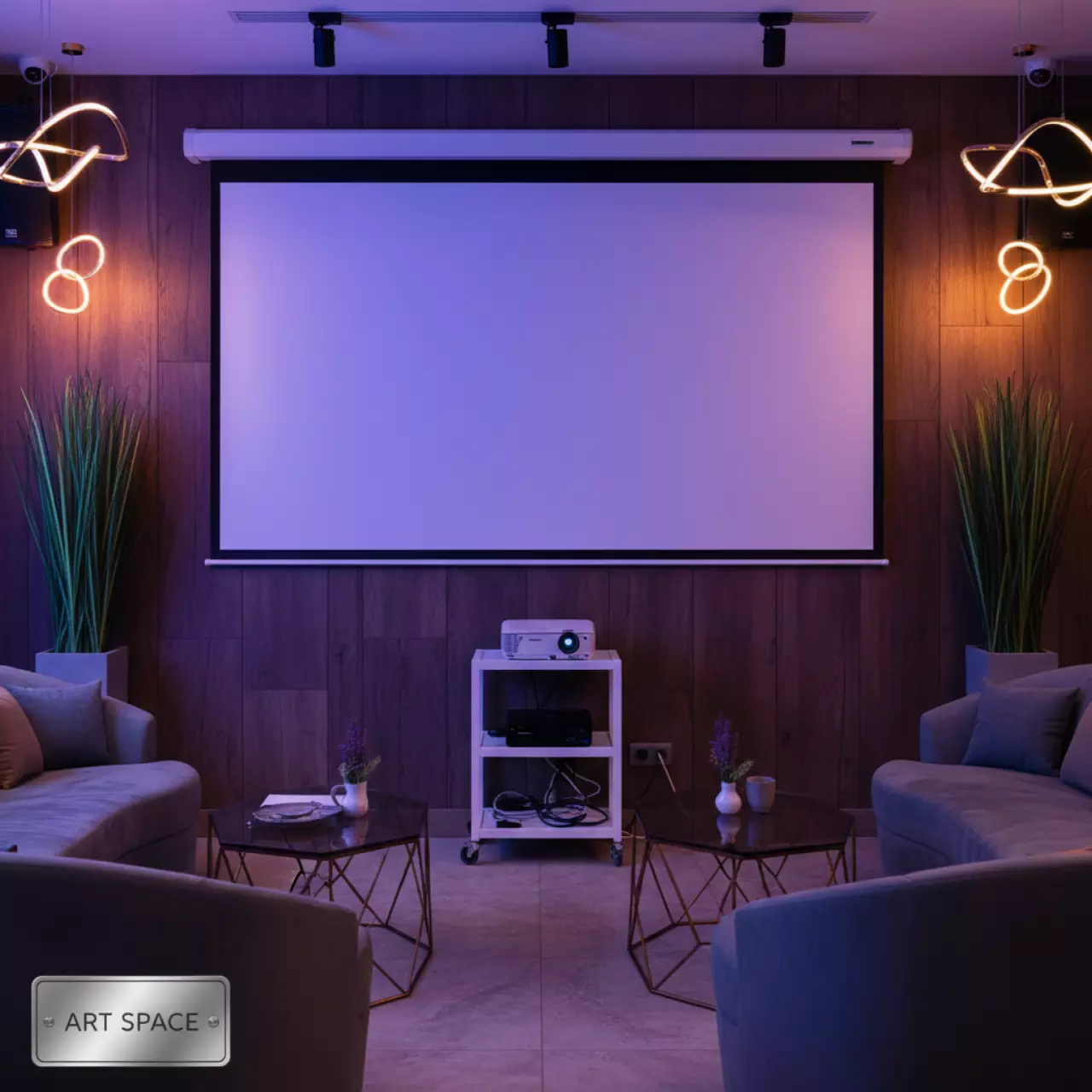 Аренда Экран для проектора с электроприводом Lumien LMC 100109 4 3 236х175 MW в ресторане «Высота 5642» — ART SPACE