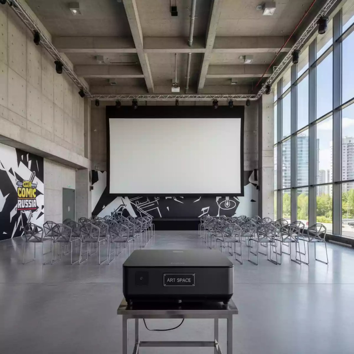 Аренда Экран для проектора с электроприводом Lumien Master Large Control LMLC 100104 16 9 510x299 MW в Маринс Парк Отеле — ART SPACE