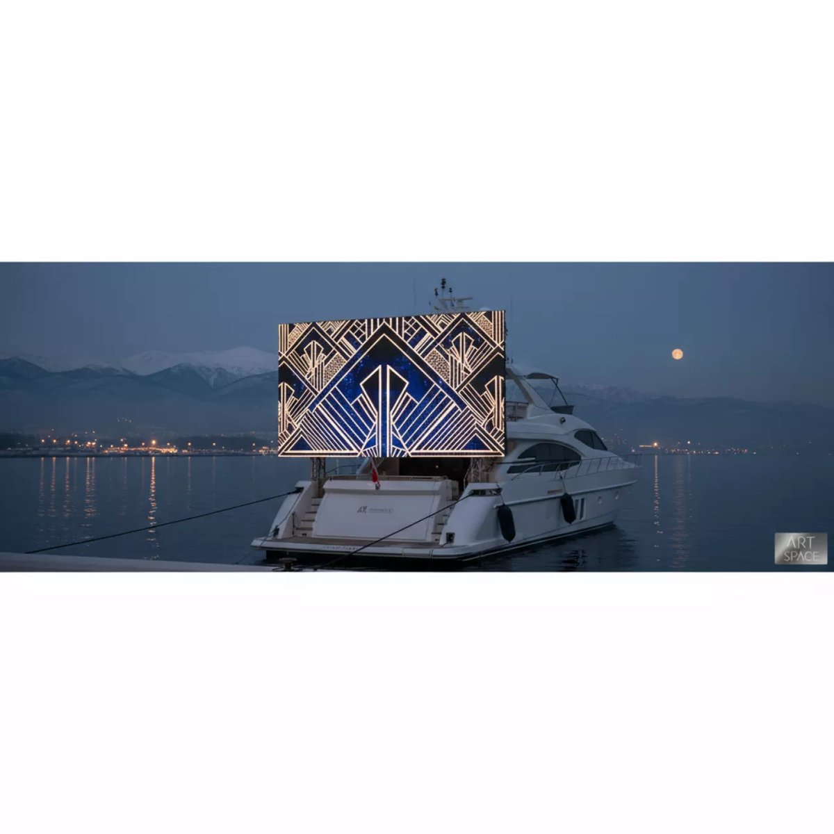 Аренда Экран LED 6х4 м P3.9 на VIP-яхте (Имеретинский порт) — ART SPACE