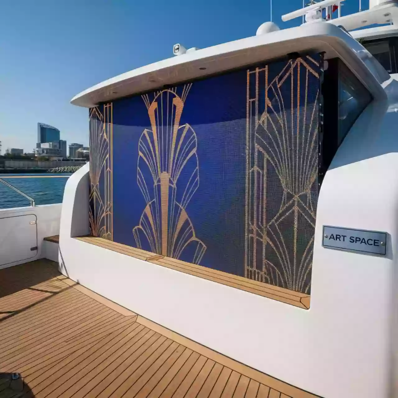 Аренда Экран LED на VIP-яхте (Имеретинский порт) — ART SPACE