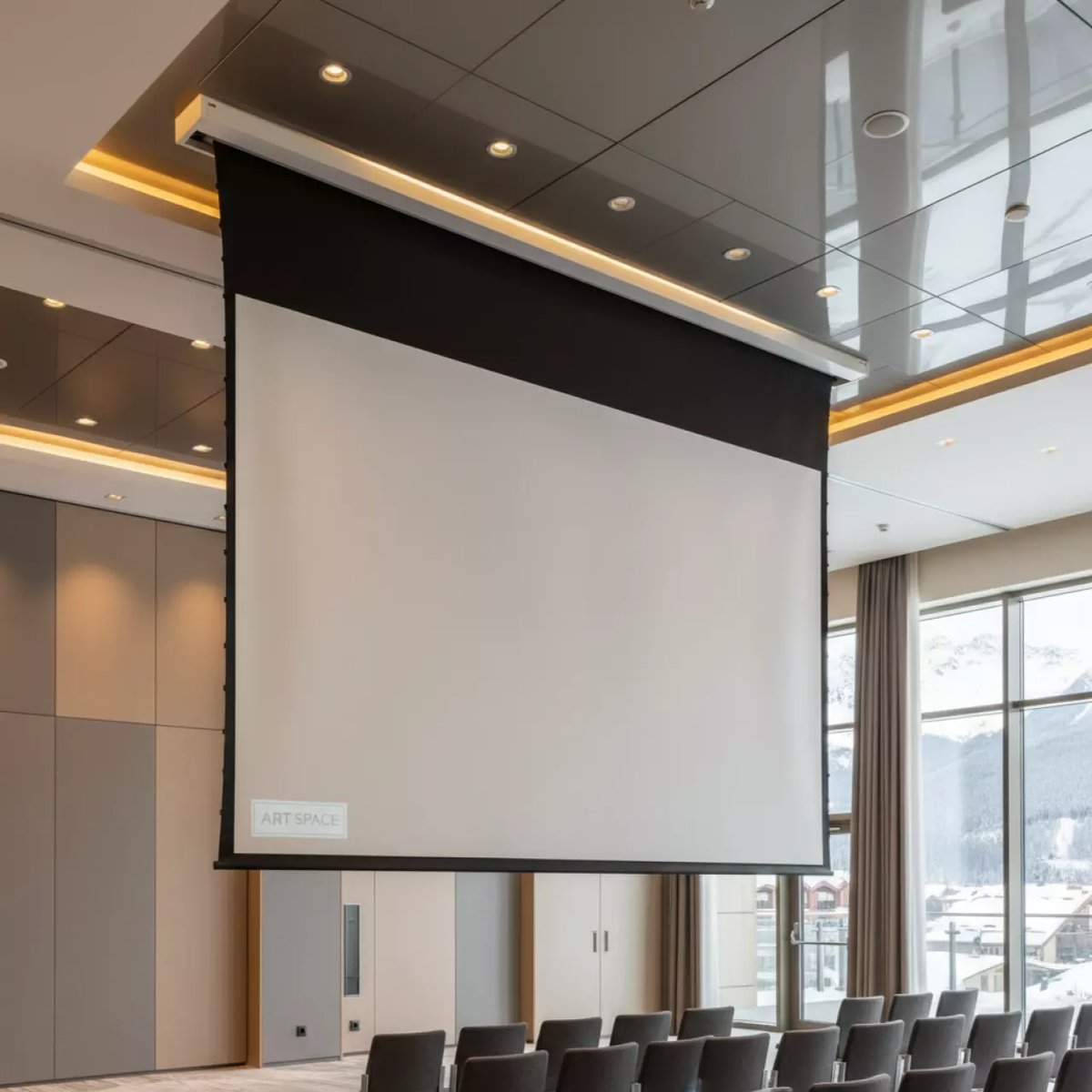 Аренда Экран моторизованный универсальный в Radisson Hotel Rosa Khutor — ART SPACE