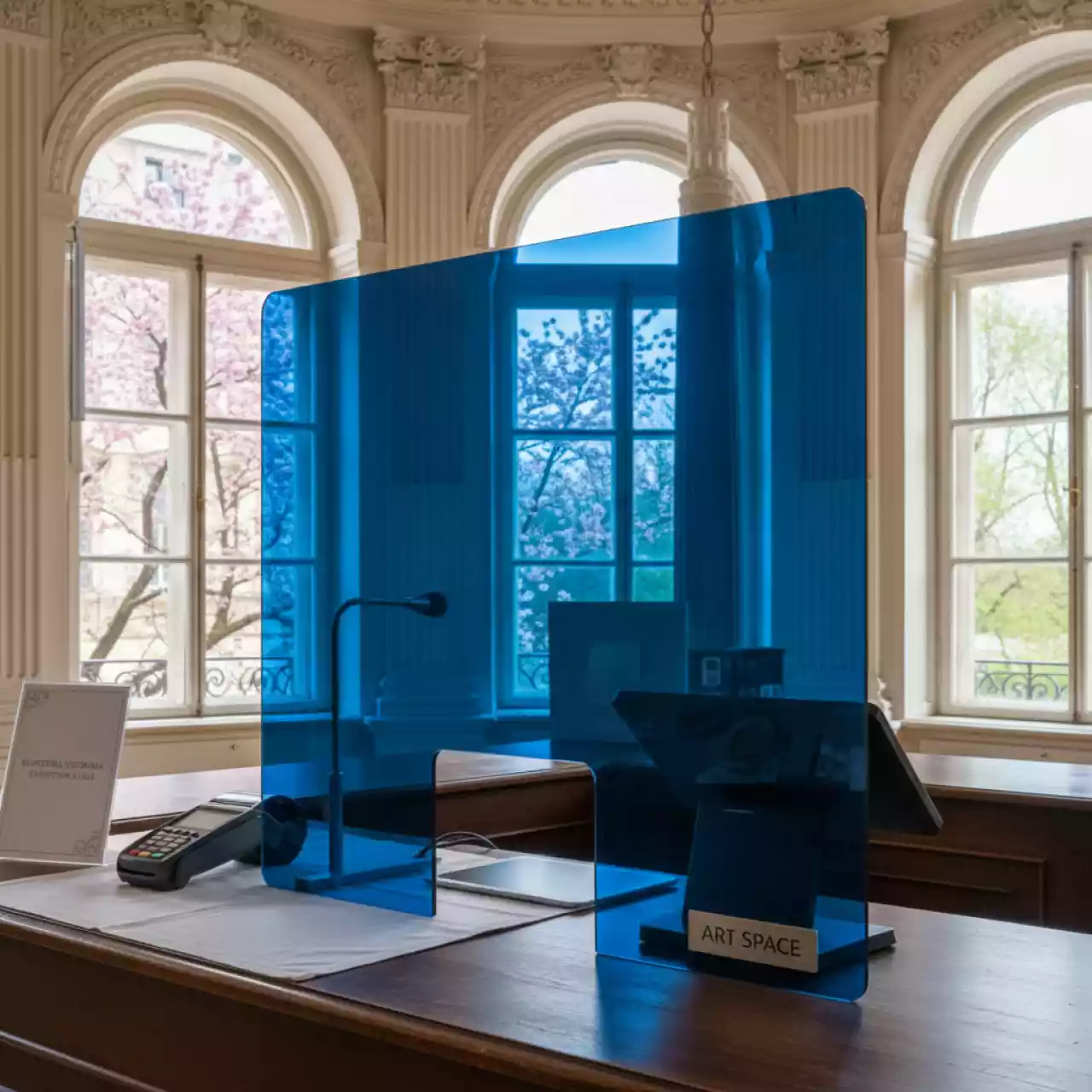 Аренда Экран защитный для кассы в усадьбе Голицына — ART SPACE