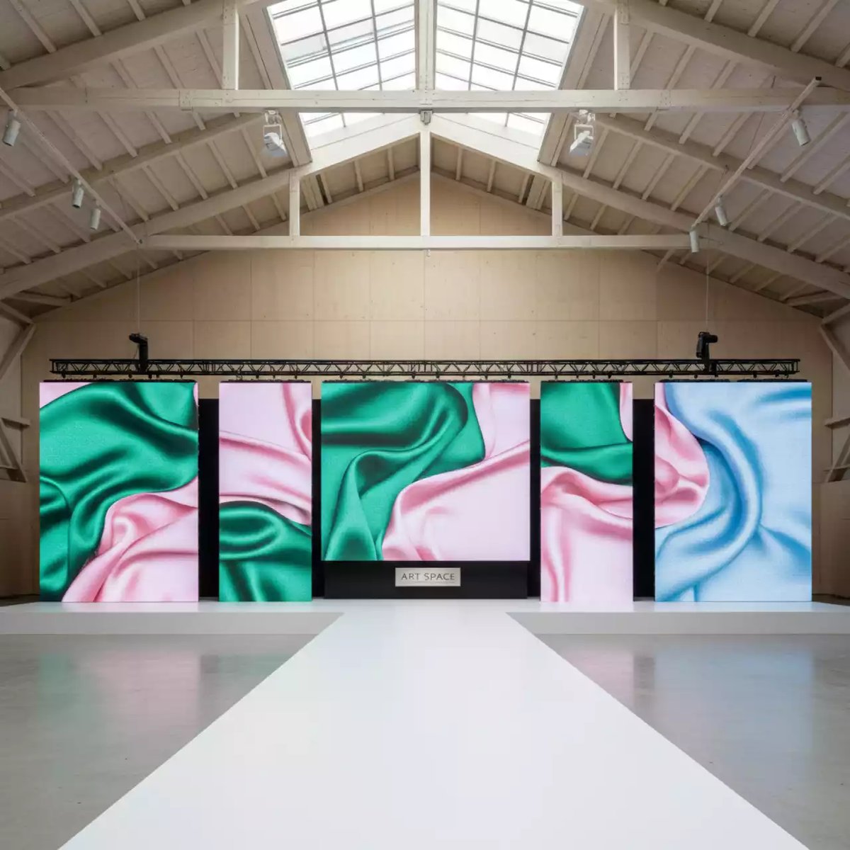 Аренда Экраны светодиодные Absen Ei 06 в ОКЦ «Галактика» — ART SPACE